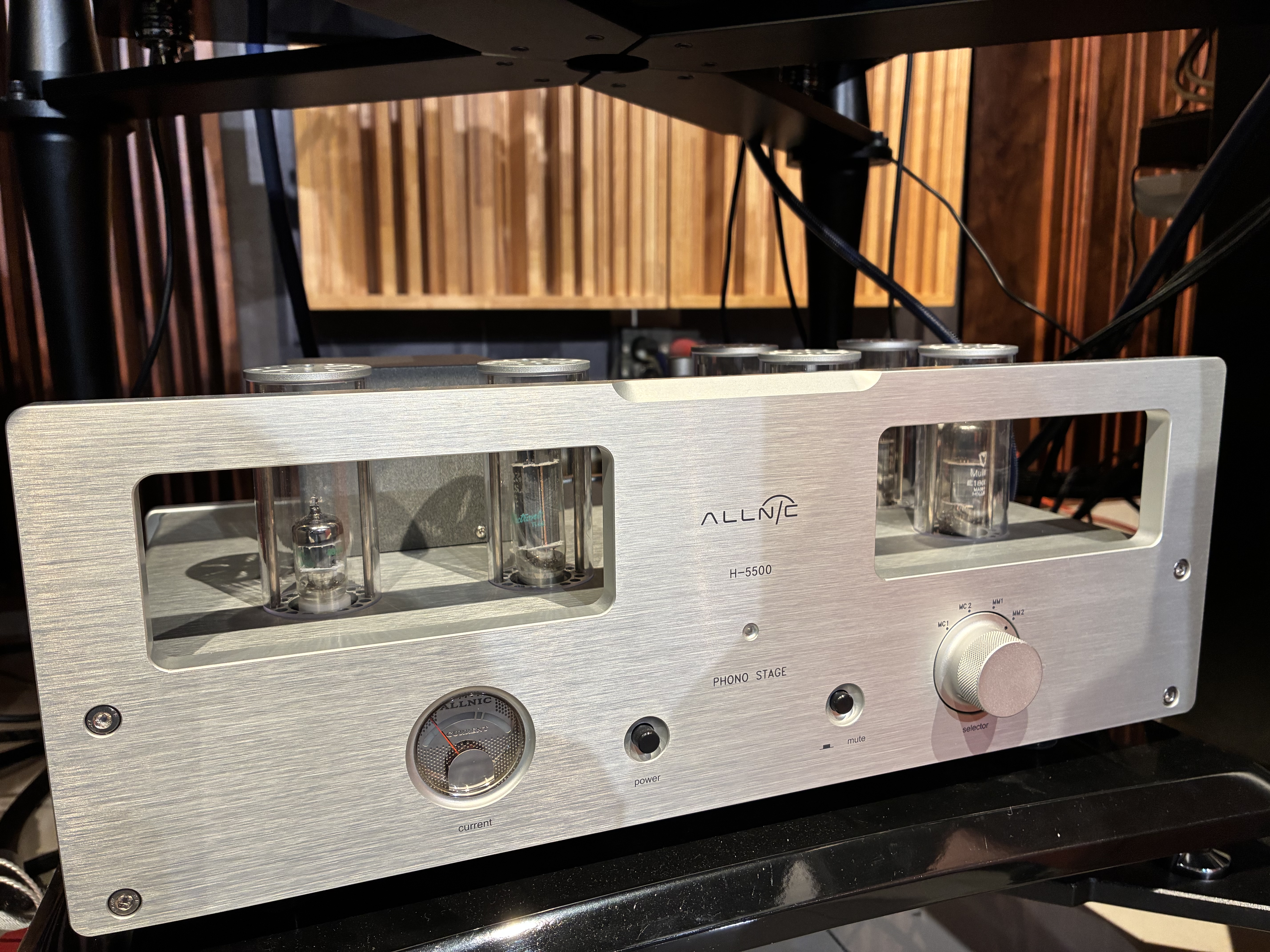 Allnic Audio H-5500 Phono Stage