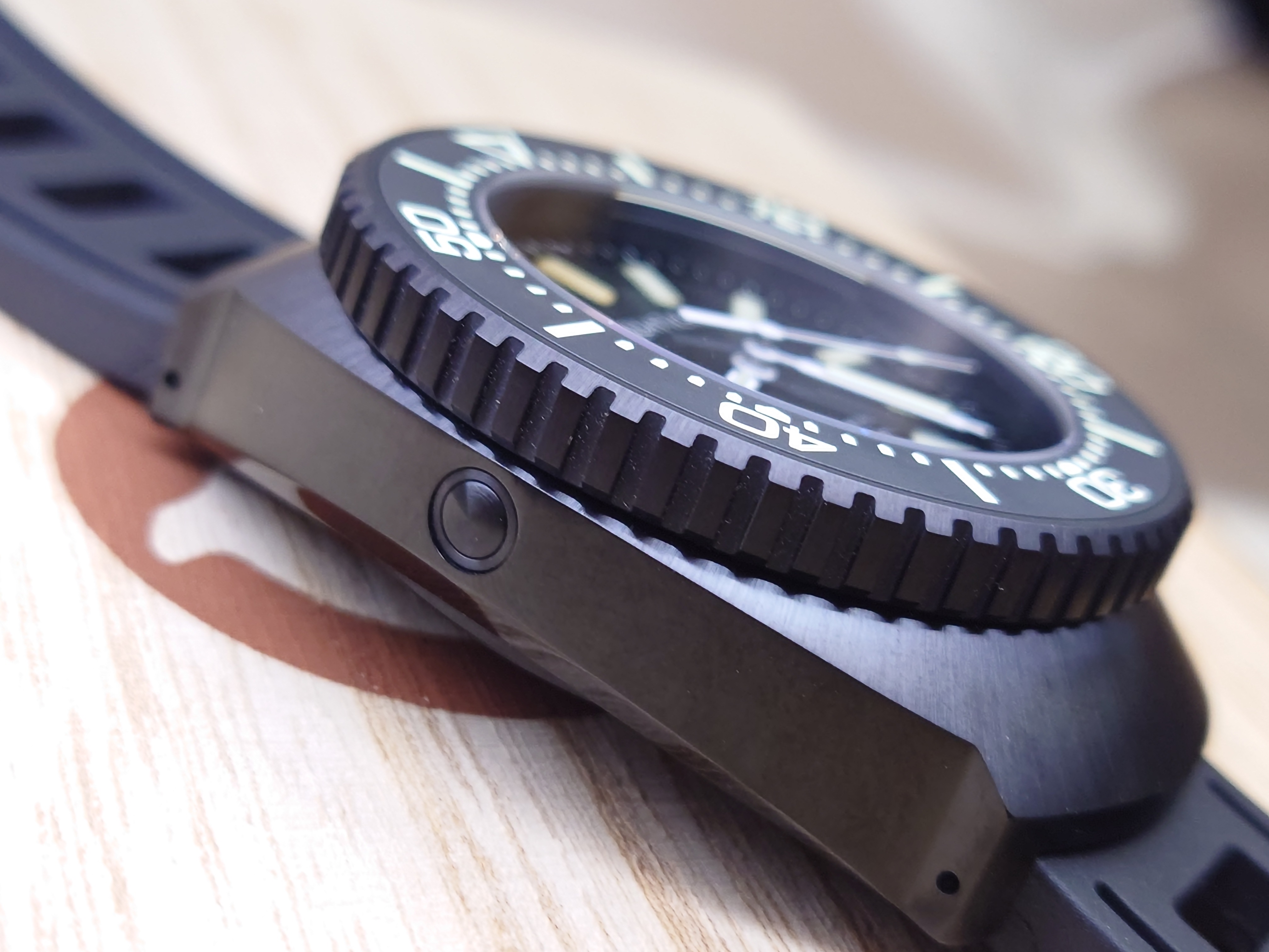 Aquatico T100+DLC Super Marine Titanium Tritium 5 級鈦合金超級夜光機械錶