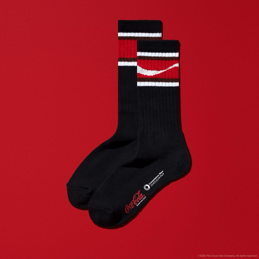 日本直送 FIFA正式到來🔥  中筒線襪—可口可樂｜ CONVENIENCE WEAR × Coca-Cola 也宣布二度聯名啦！