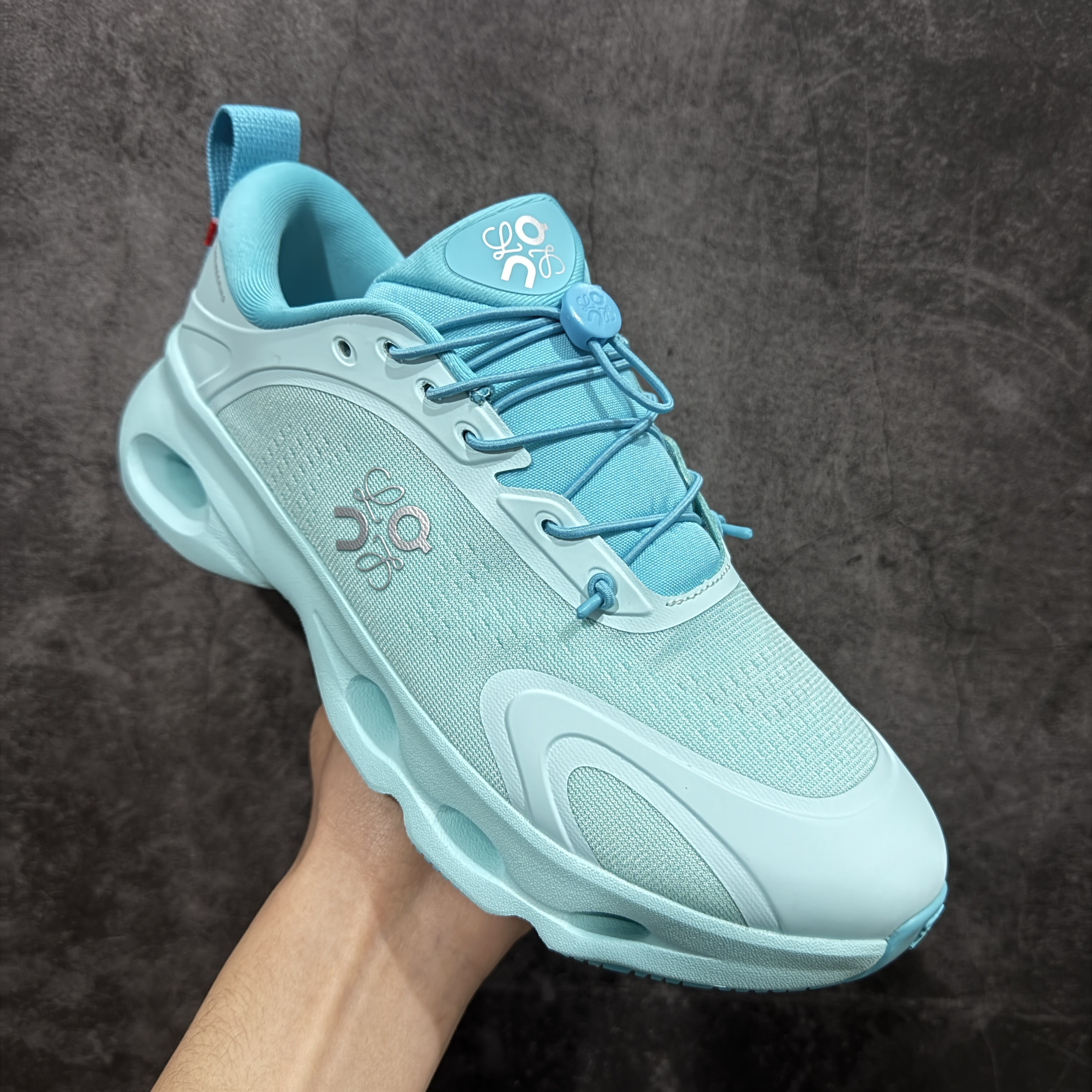 LOEWE x On Cloudsolo