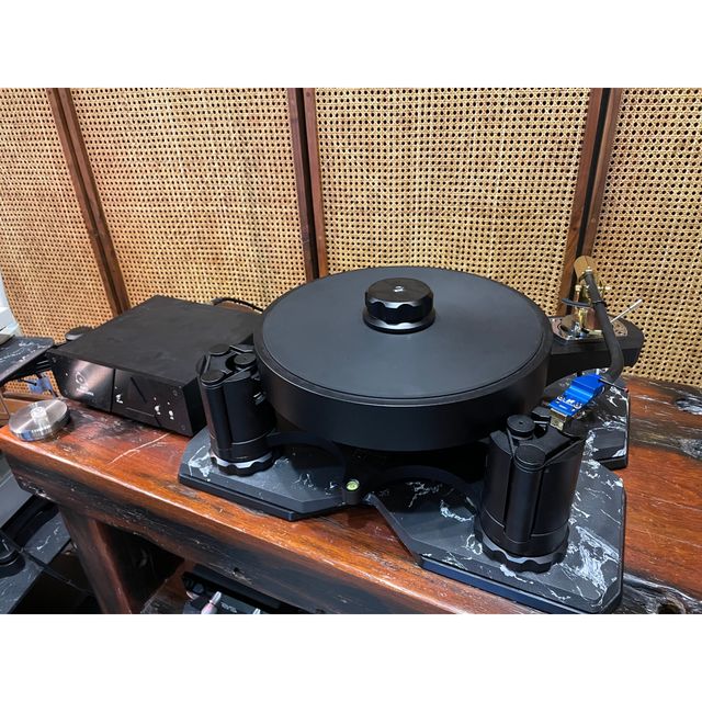 AVID ACUTUS DARK TURNTABLE - LIMITED EDITION | Hedonic 享樂