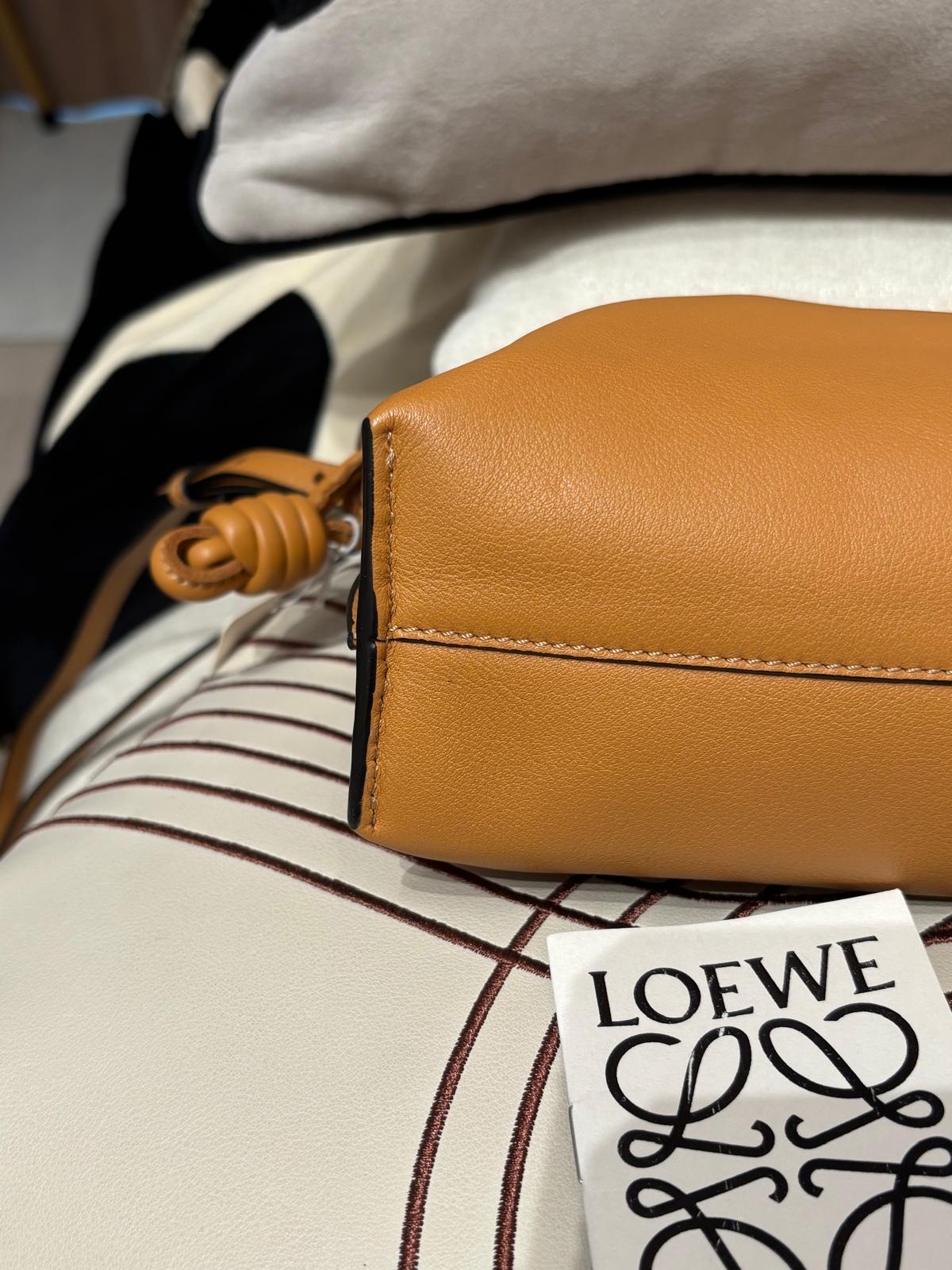 Loewe Flamenco Warm Desert Calfskin 100%Authentic, 98%New ✅Tap Booklet✅Dust bag