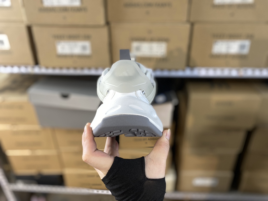 Adidas XLG Runner Deluxe JP5761