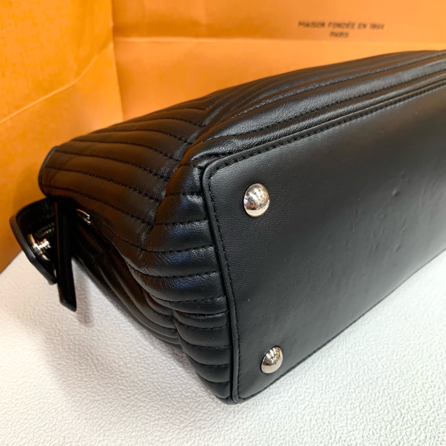 【預訂貨品】Fendi Dotcom黑銀牛皮斜孭袋