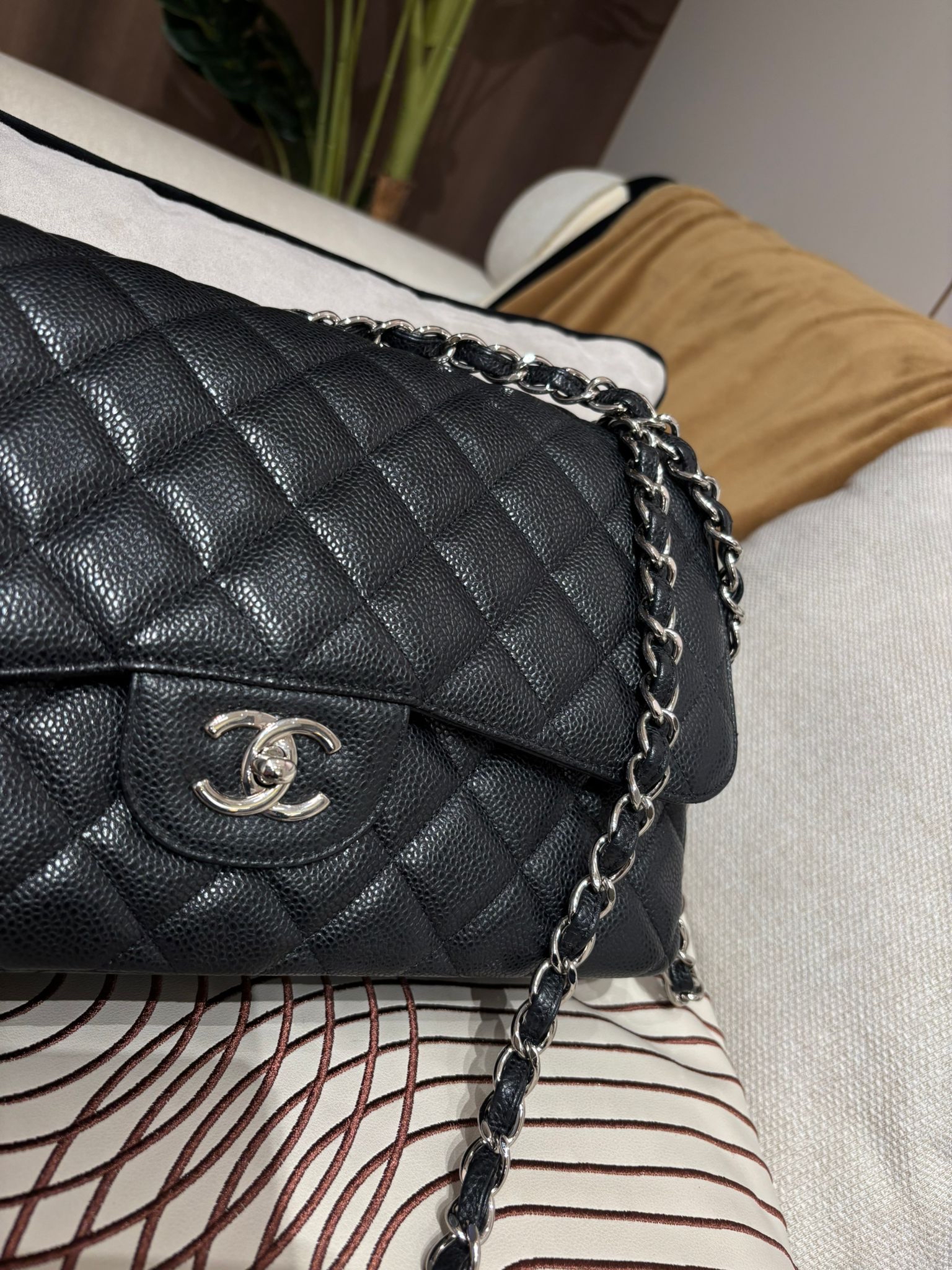 Chanel classic flap 30cm Jumbo A58600 黑色荔枝牛皮金扣 100%Authentic,95%new ✅16Card✅dust bag✅盒