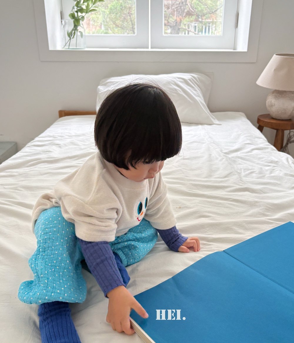 Hei | Peek-a-Boo T-Shirt
