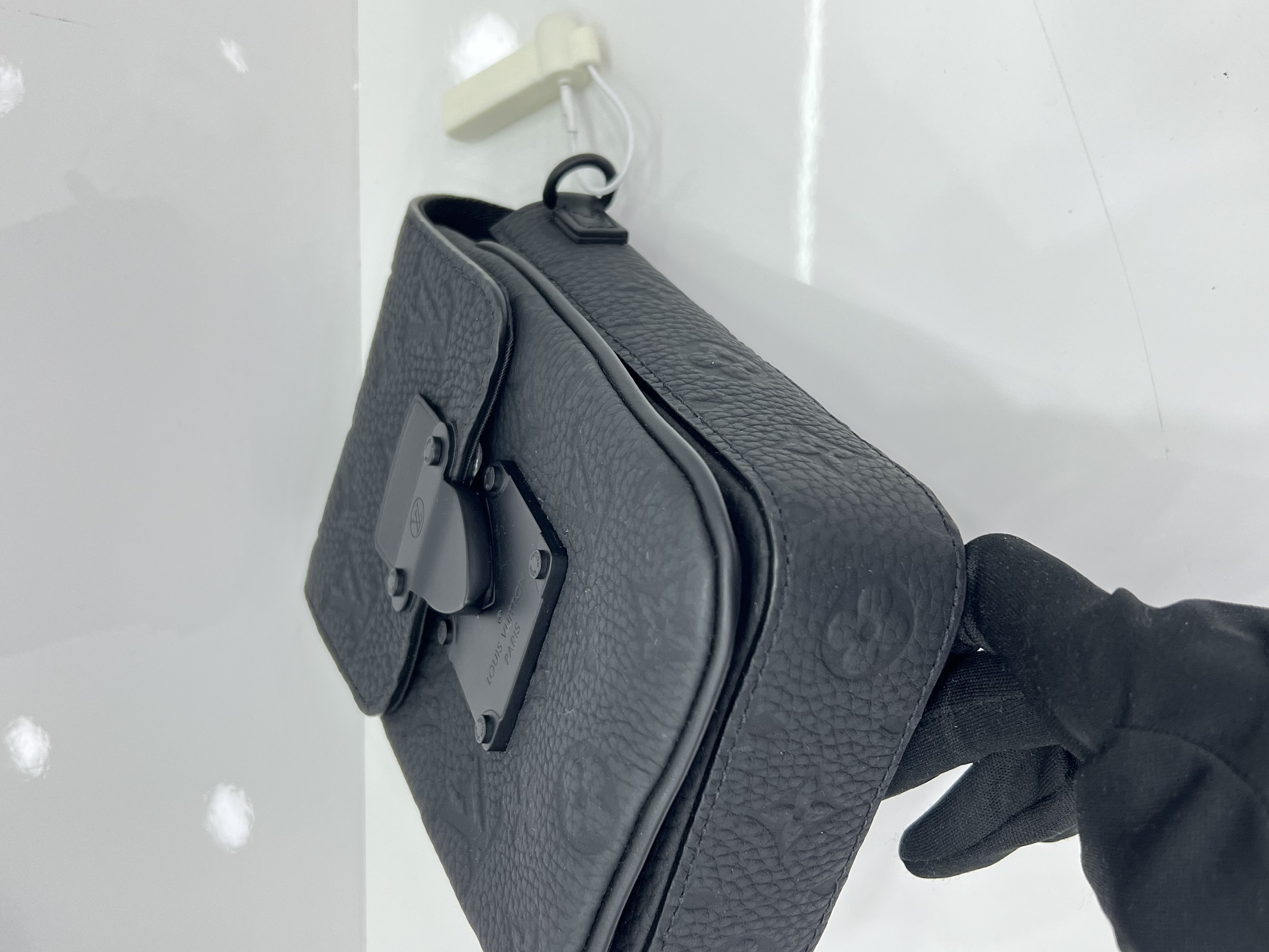 直播貨品 |  [1個-$100 2個-$300］EE26