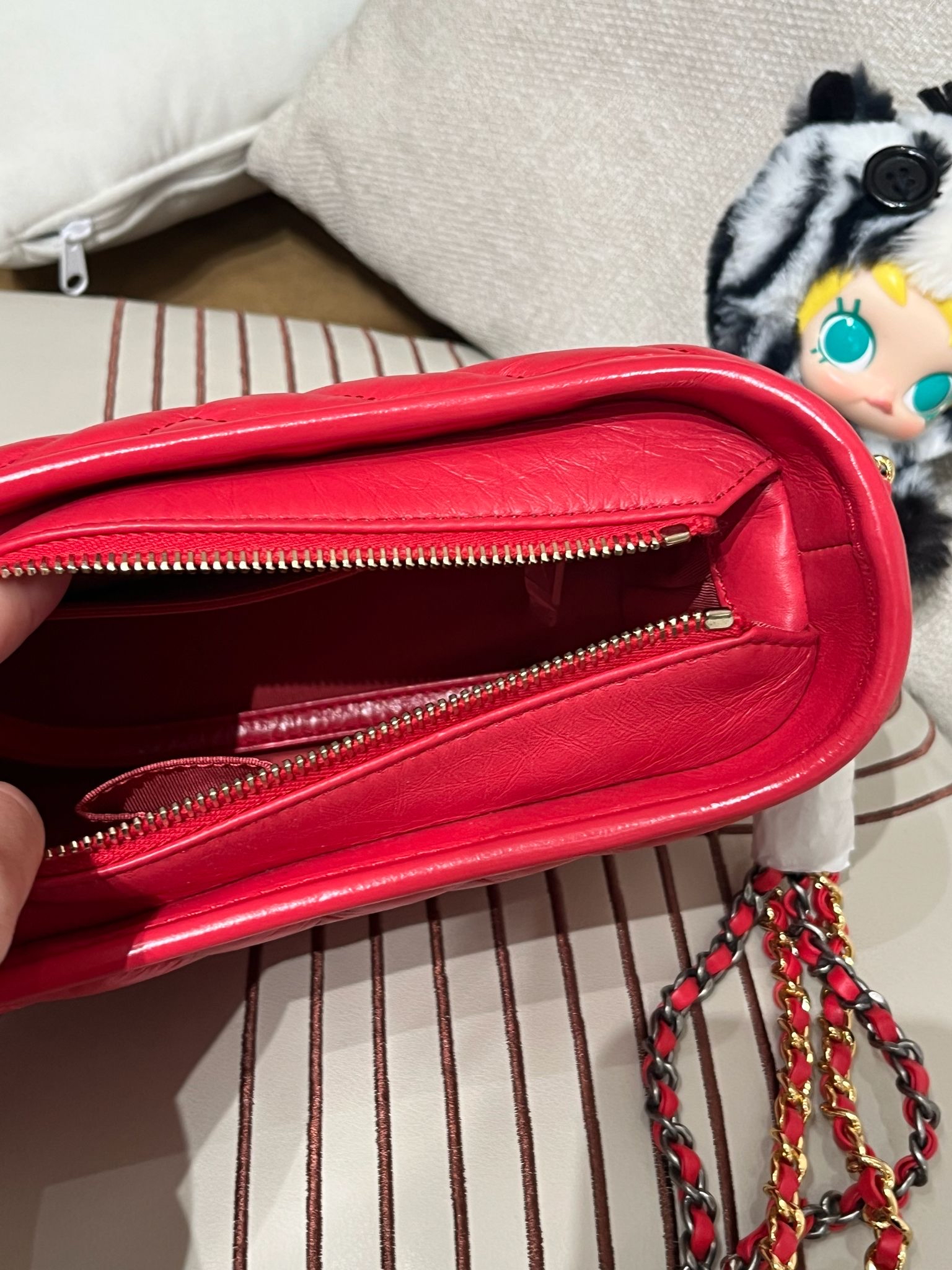 Chanel Gabrielle hobo small 牛皮金扣 100%Authentic ,未使用品 ✅29貼✅塵袋✅box  