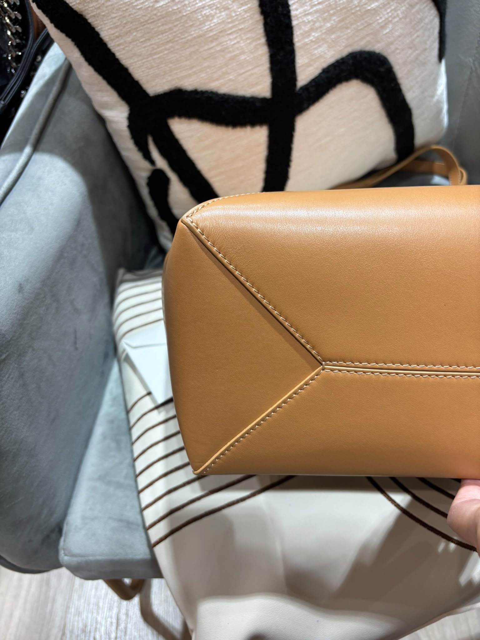 Loewe puzzle fold Tote calfskin 100%Authentic, 98%New ✅收據✅Dust bag