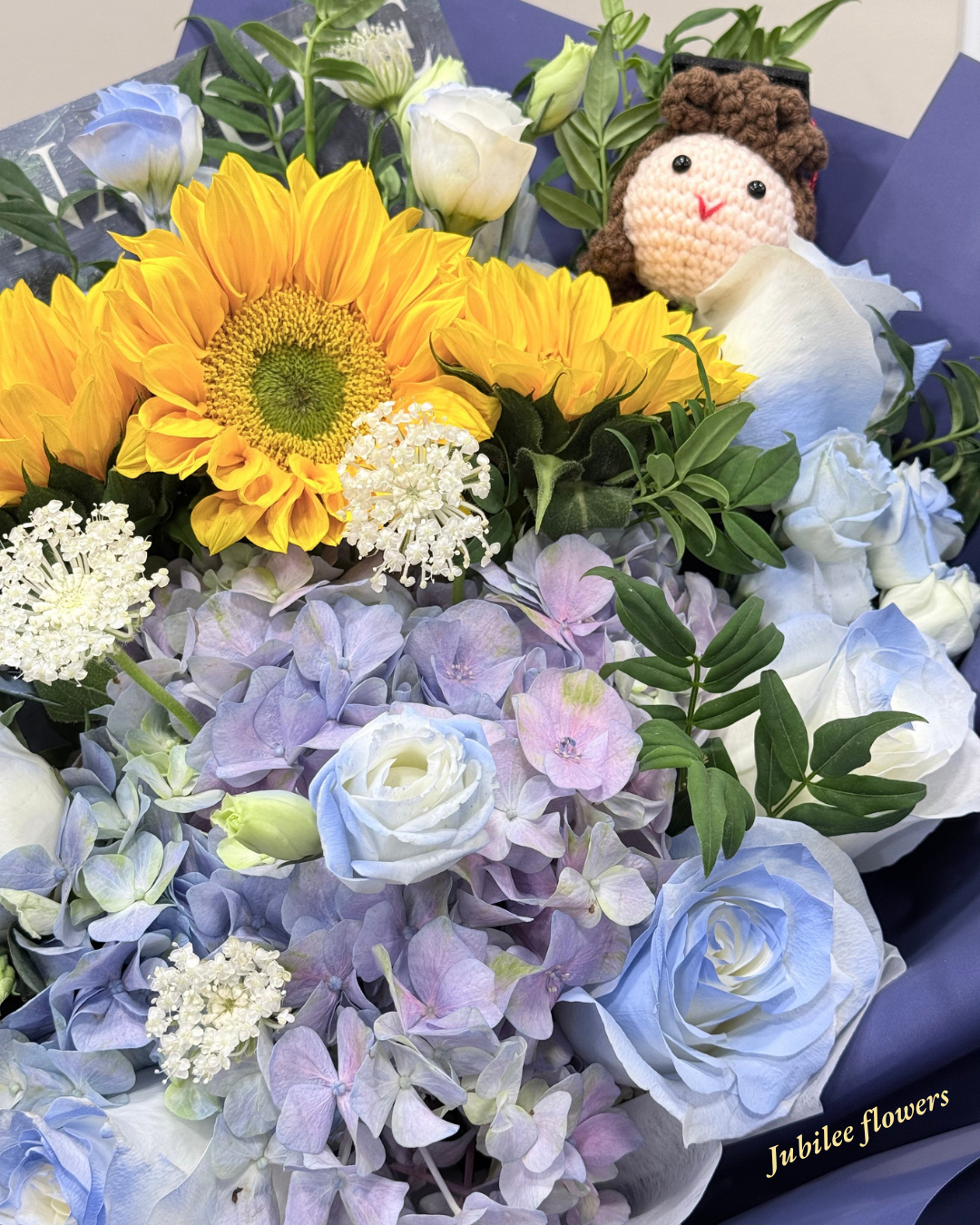 🌻向日葵 繡球 碎冰藍玫瑰 花束 （不包括手鈎畢業公仔 ）