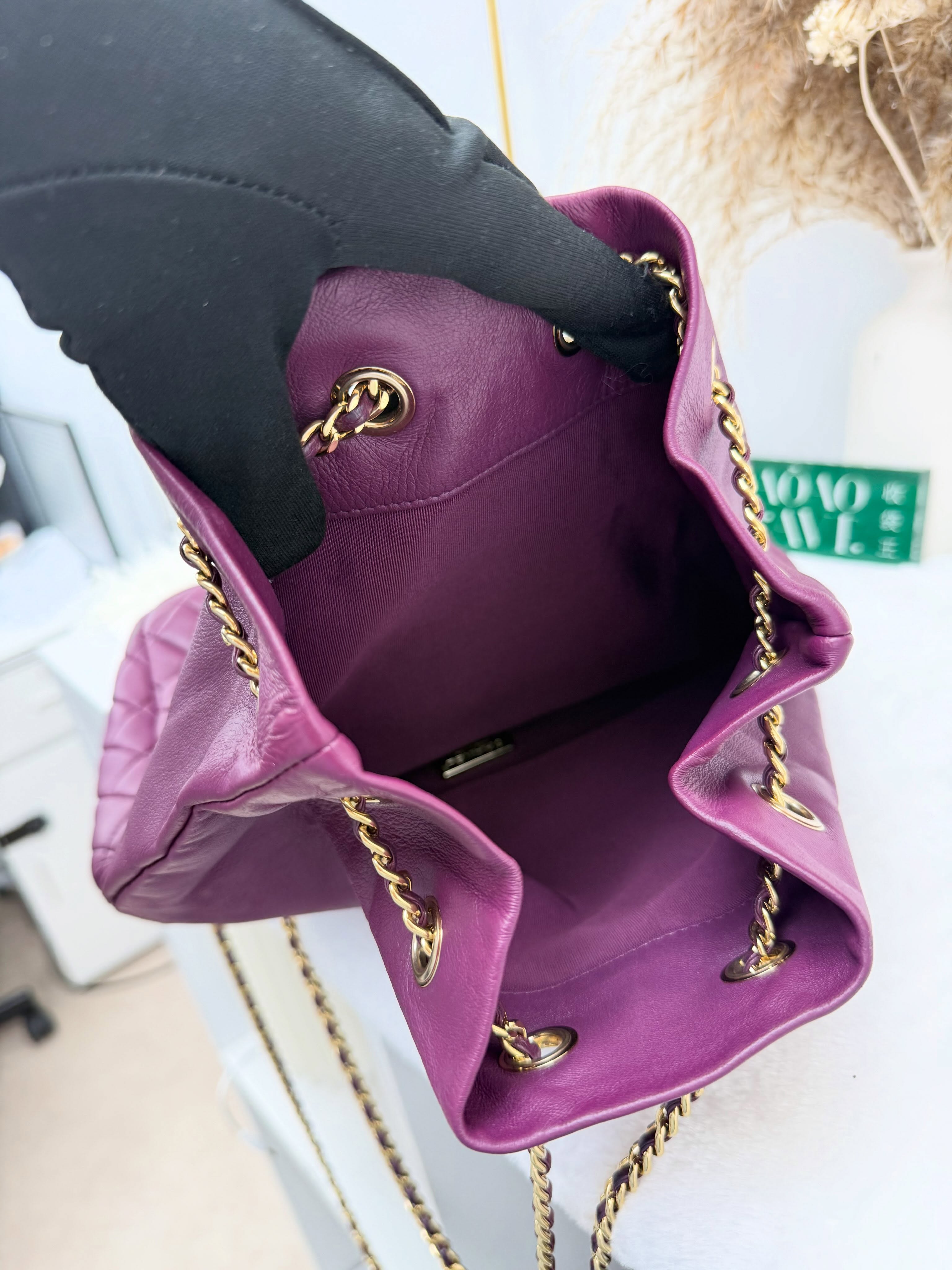 👜 PRE OWNED 🛍️酒紅羊皮束口包 21開 有卡有單 💜