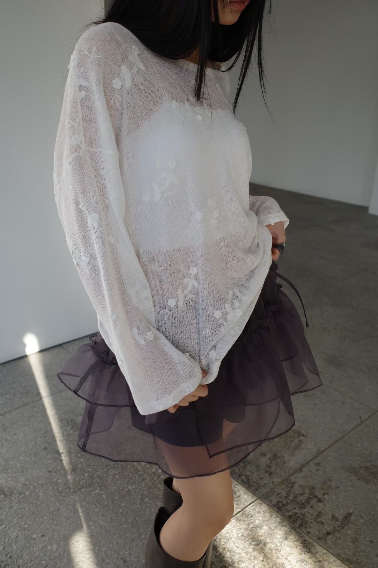 Two-way knot embroidered top (Ivory)