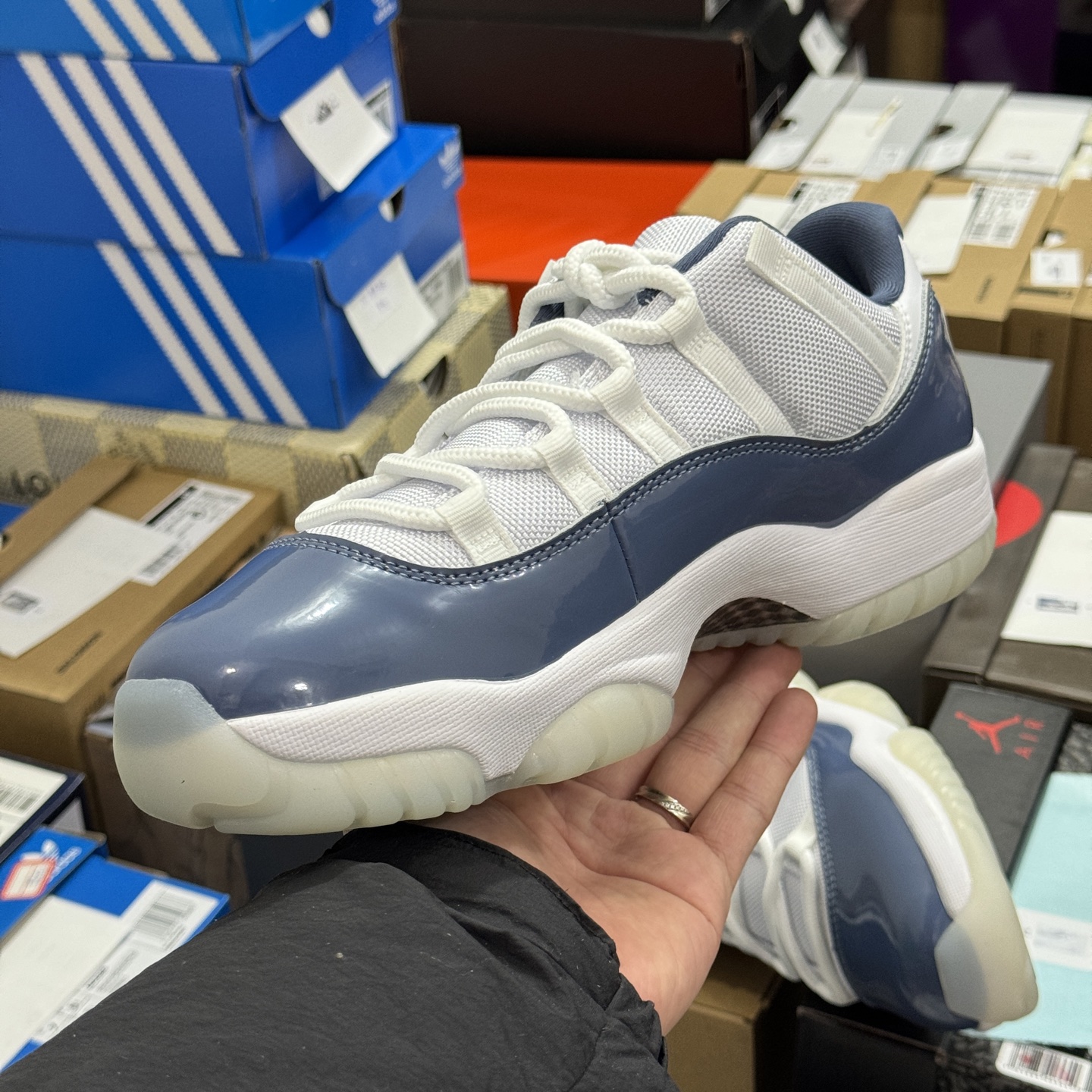 Air Jordan 11 Retro Low FV5104-104