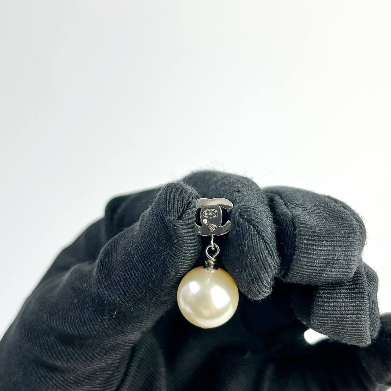 Chanel CC Pearl Drop Earings SHW 