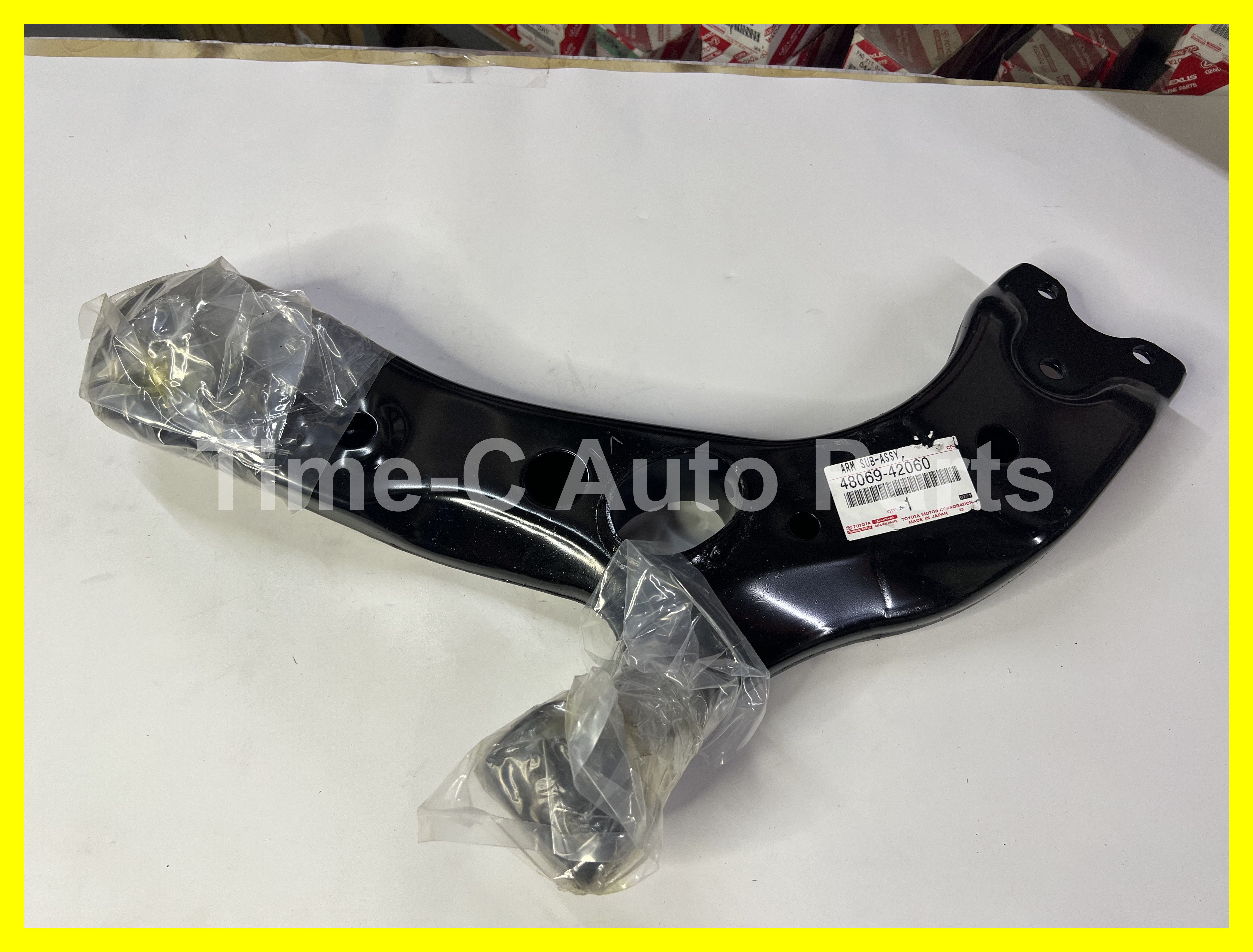 左下叉架 48069-42060 - Toyota Rav4