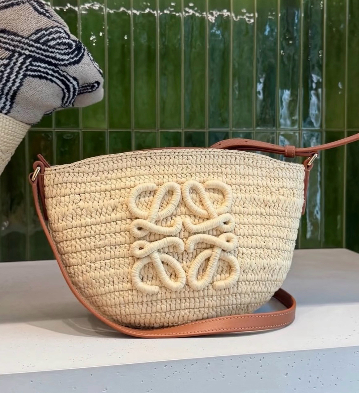 🆕訂貨📮Loewe Eclipse 籐藍 可斜揹 夏日必備 🔆 Size 17x28x11cm