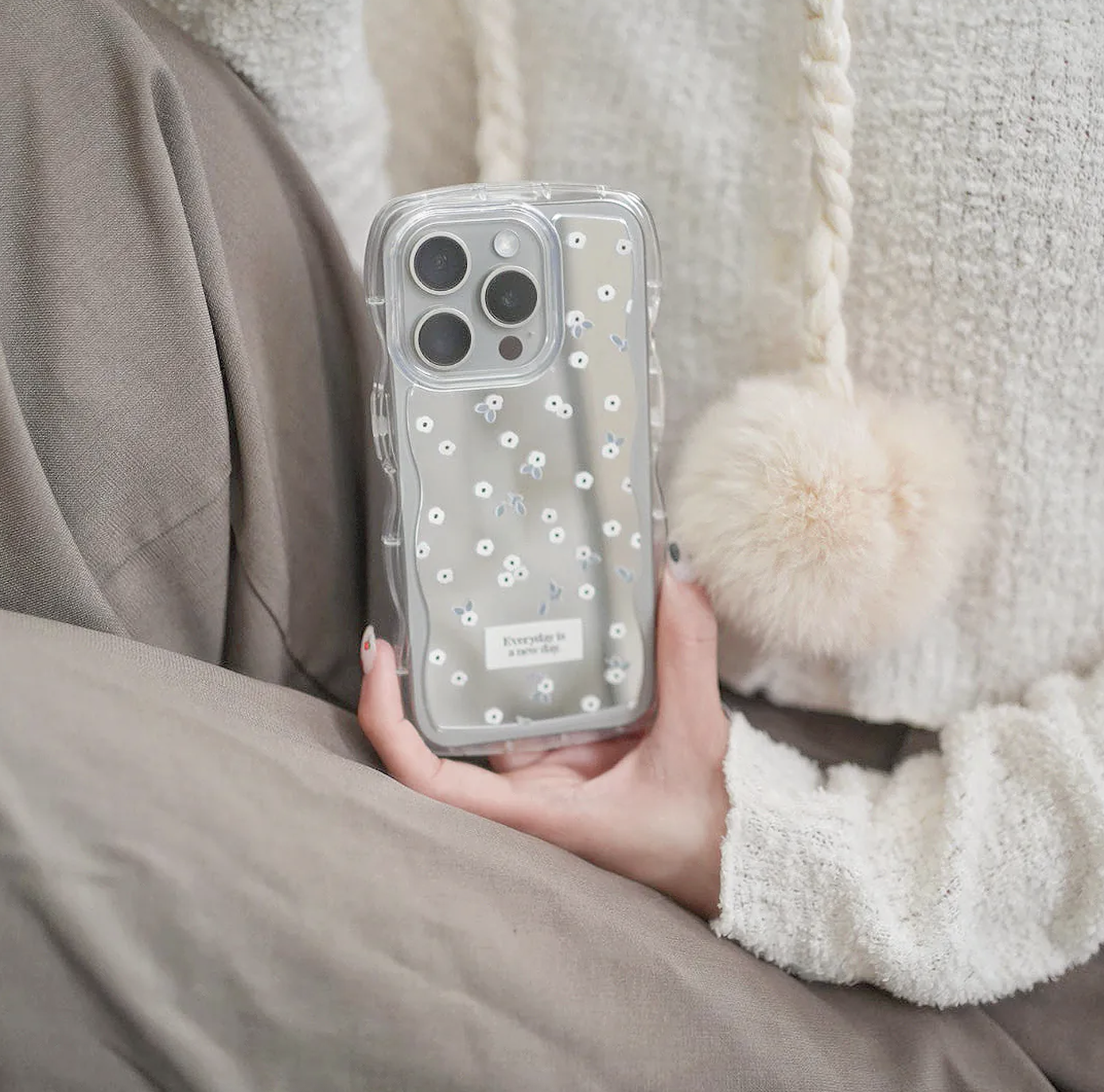 【FlowerBox VOL.42*BEIGE*】波浪邊框鏡面 iPhone Case