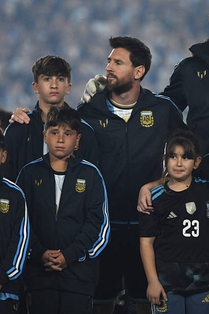 🔥 Adidas x Messi 美斯阿根廷紀念專屬運動外套 KG2655