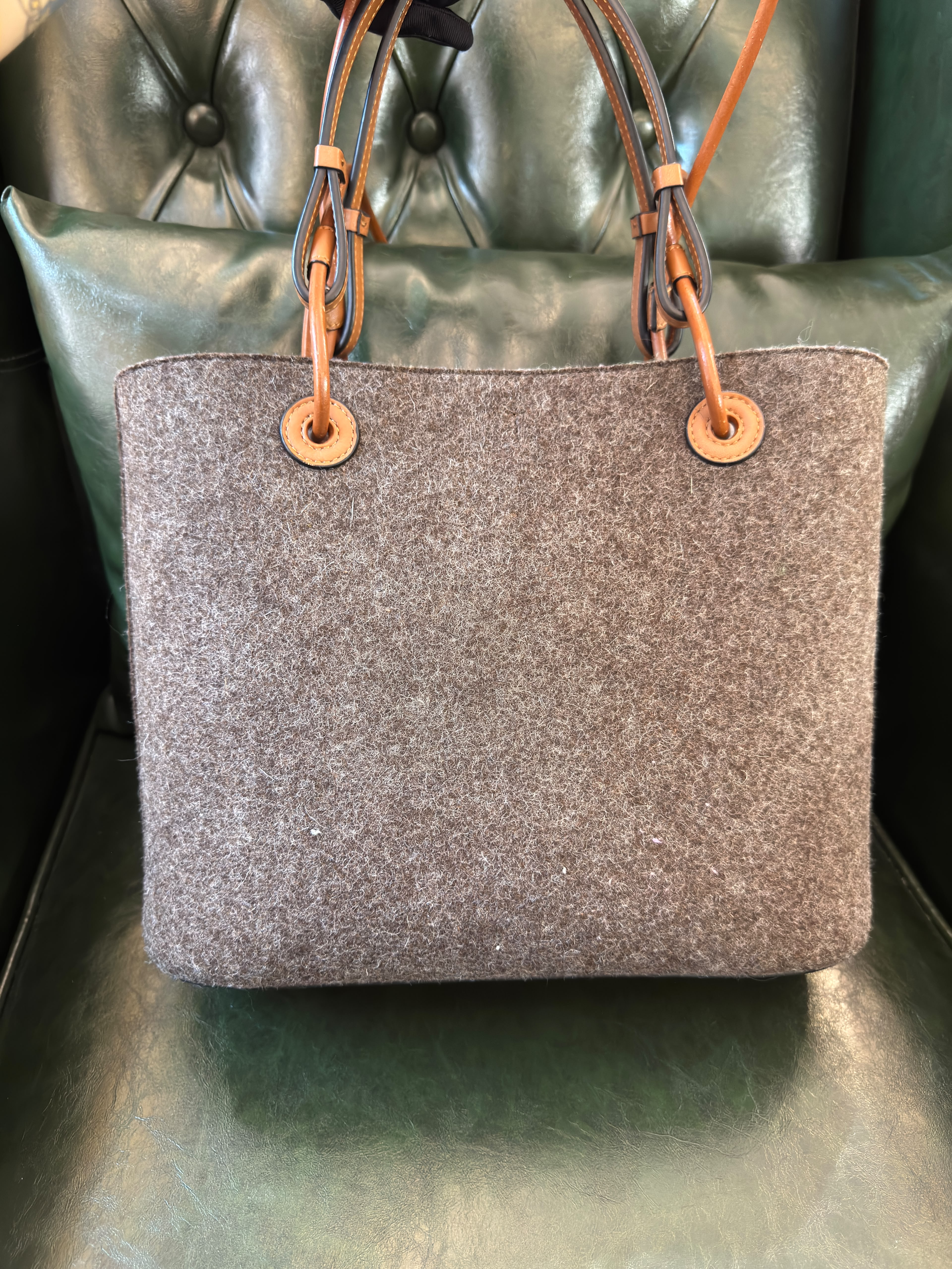 直播貨品 |  [1個-$100 2個-$300］ A16
