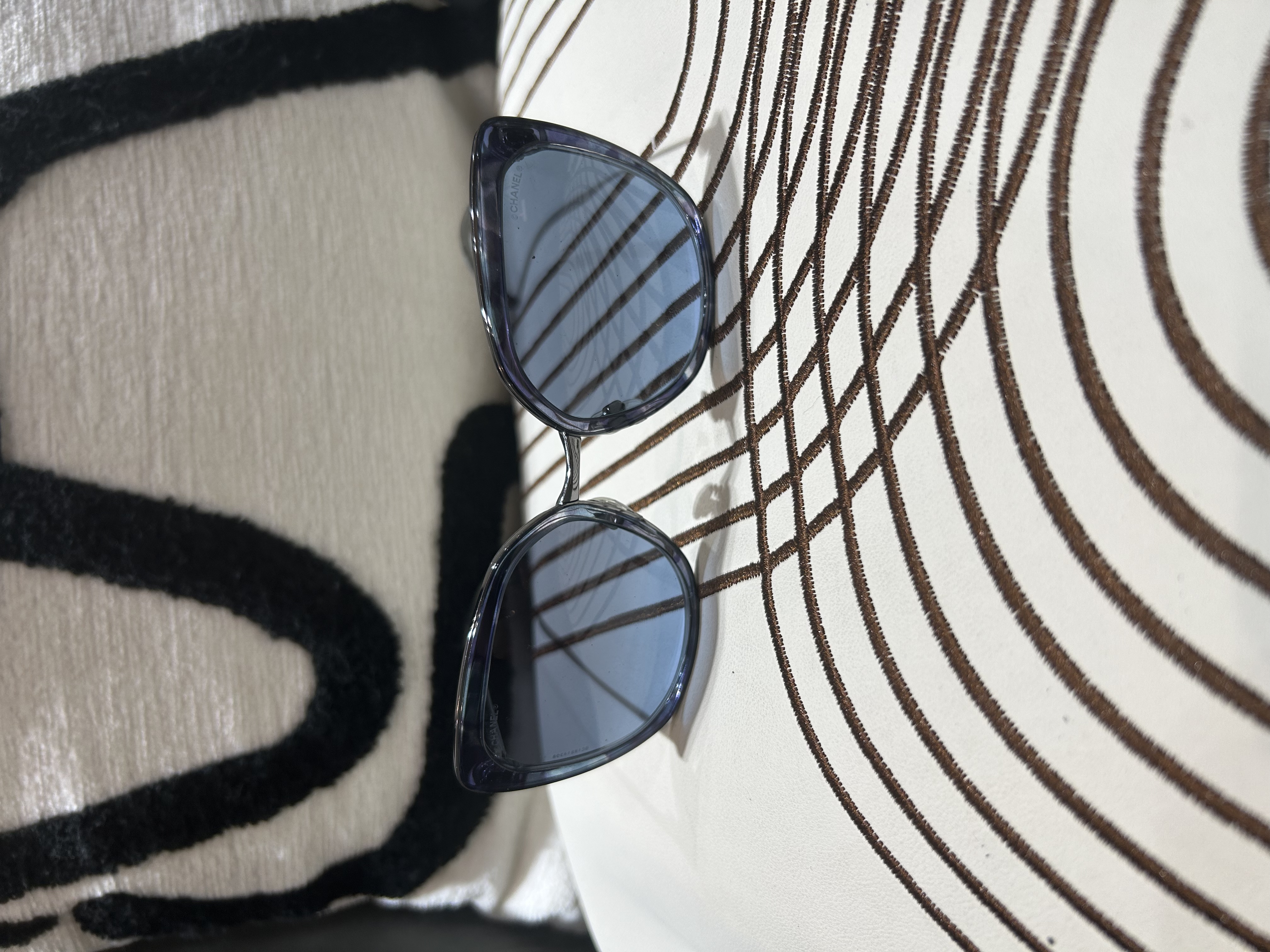 Chanel Sunglasses 4209 100%Authentic, 99%New ✅Box