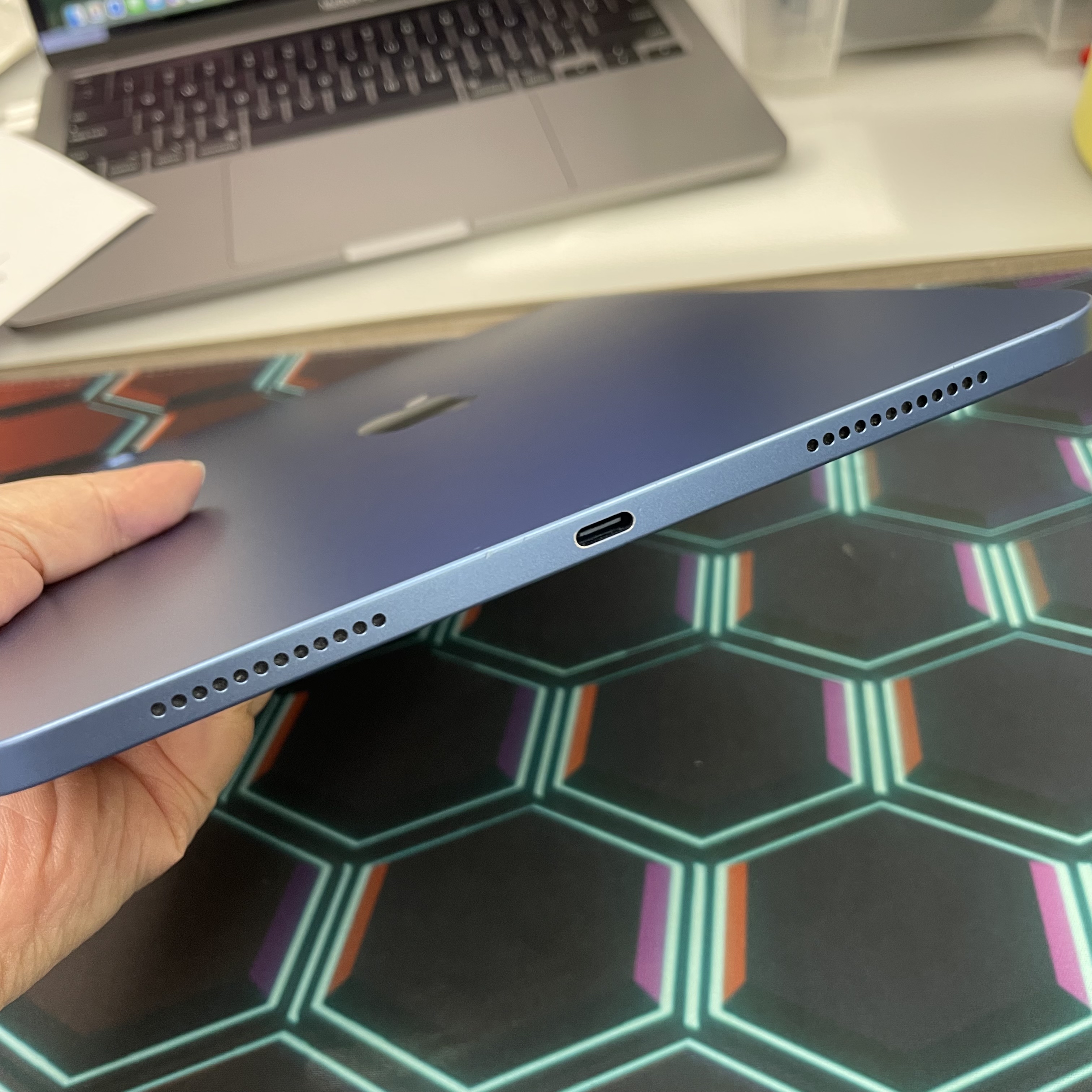 *7799100 iPad 11 勁靚機 128GB WIFI版 藍色 blue