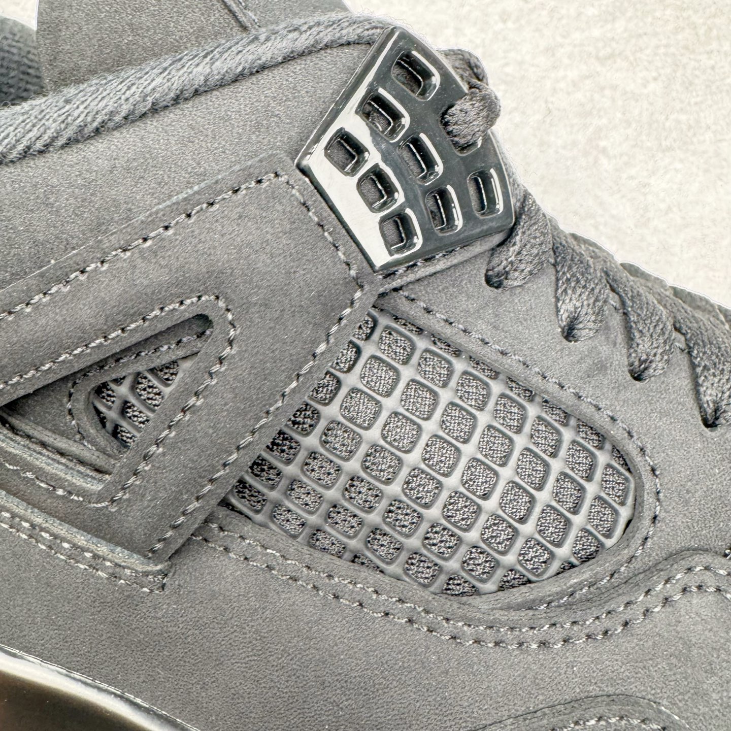 Air Jordan 4 Retro FV5029-010