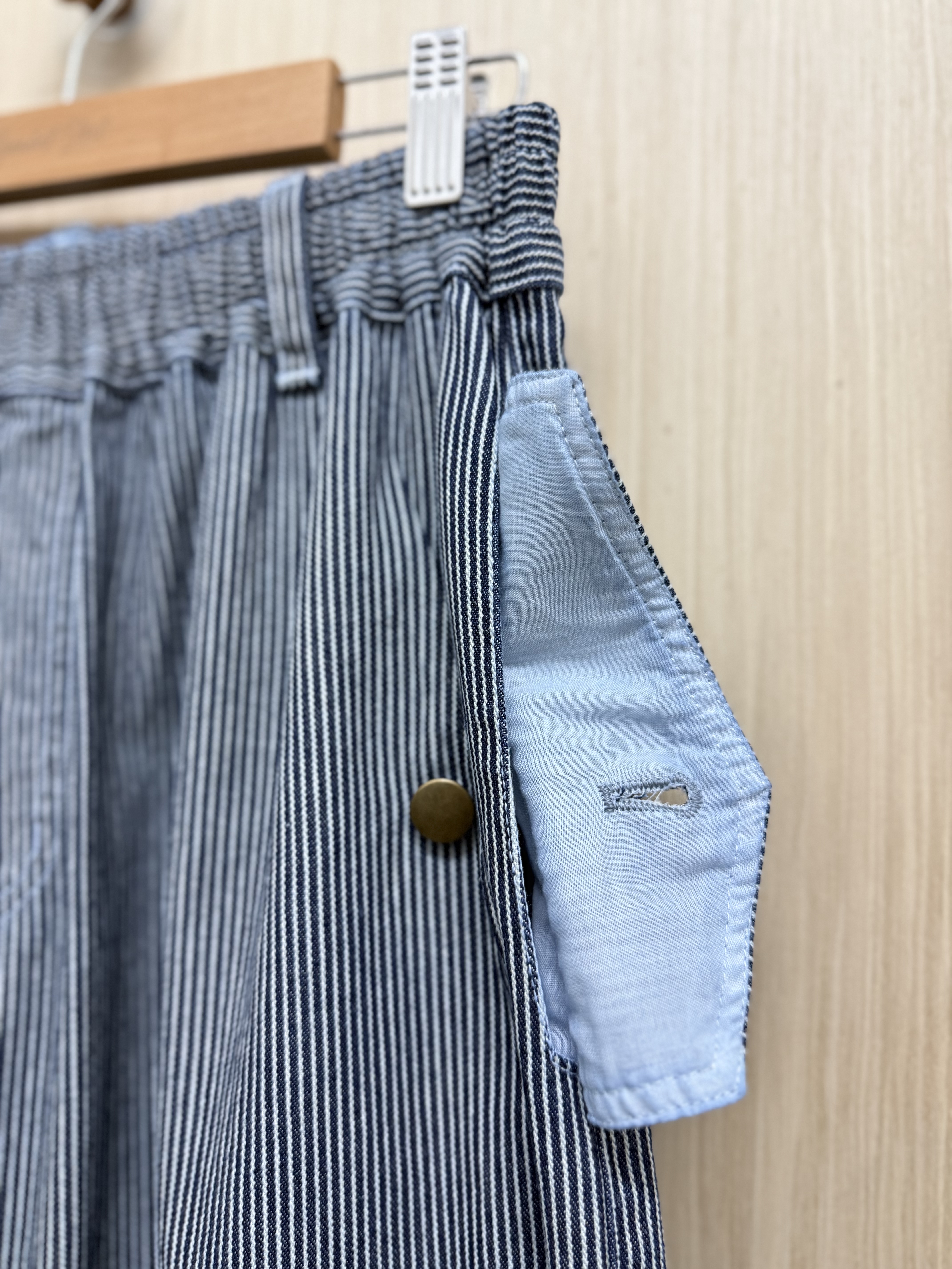 牛仔間條直腳褲