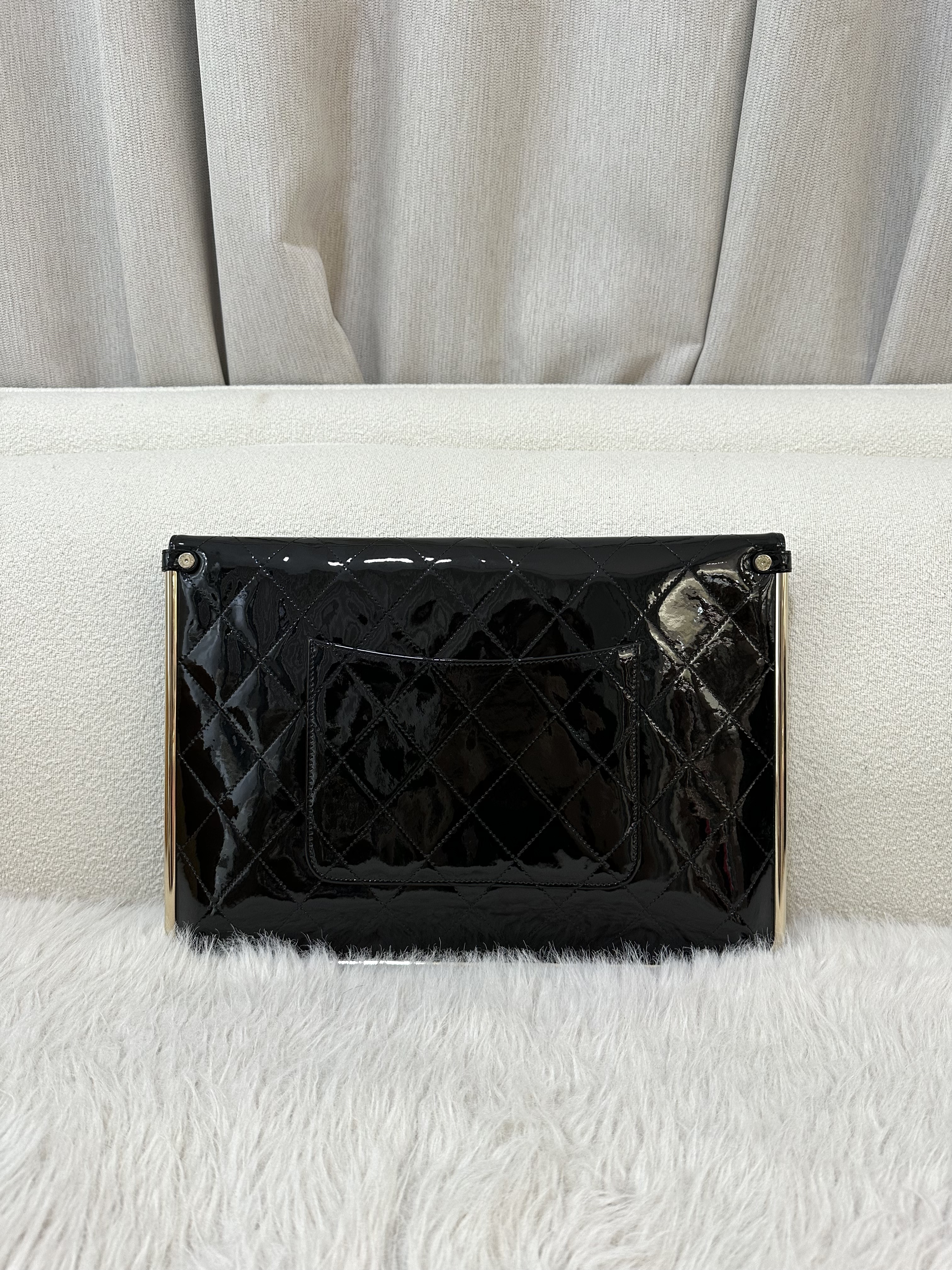 Pre-owned Chanel flap case in black patent leather/ Product Code: 26022114