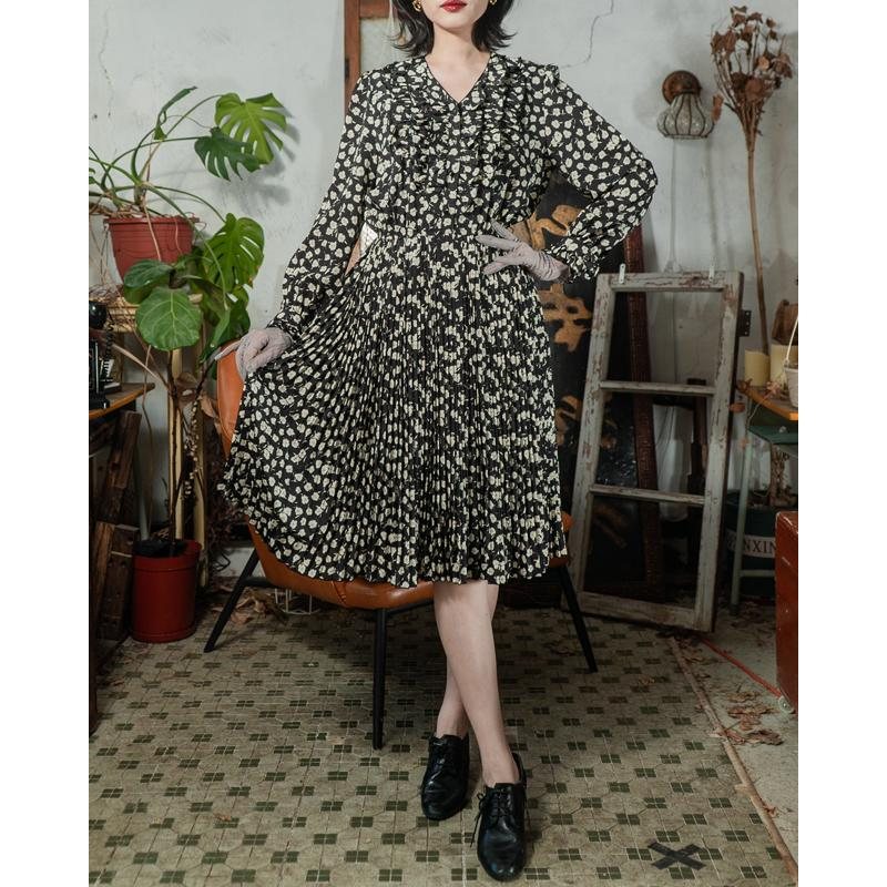 Vintage Floral Pattern V-Neck Ruffle Trimmed Flare Dress (MT1608-151)