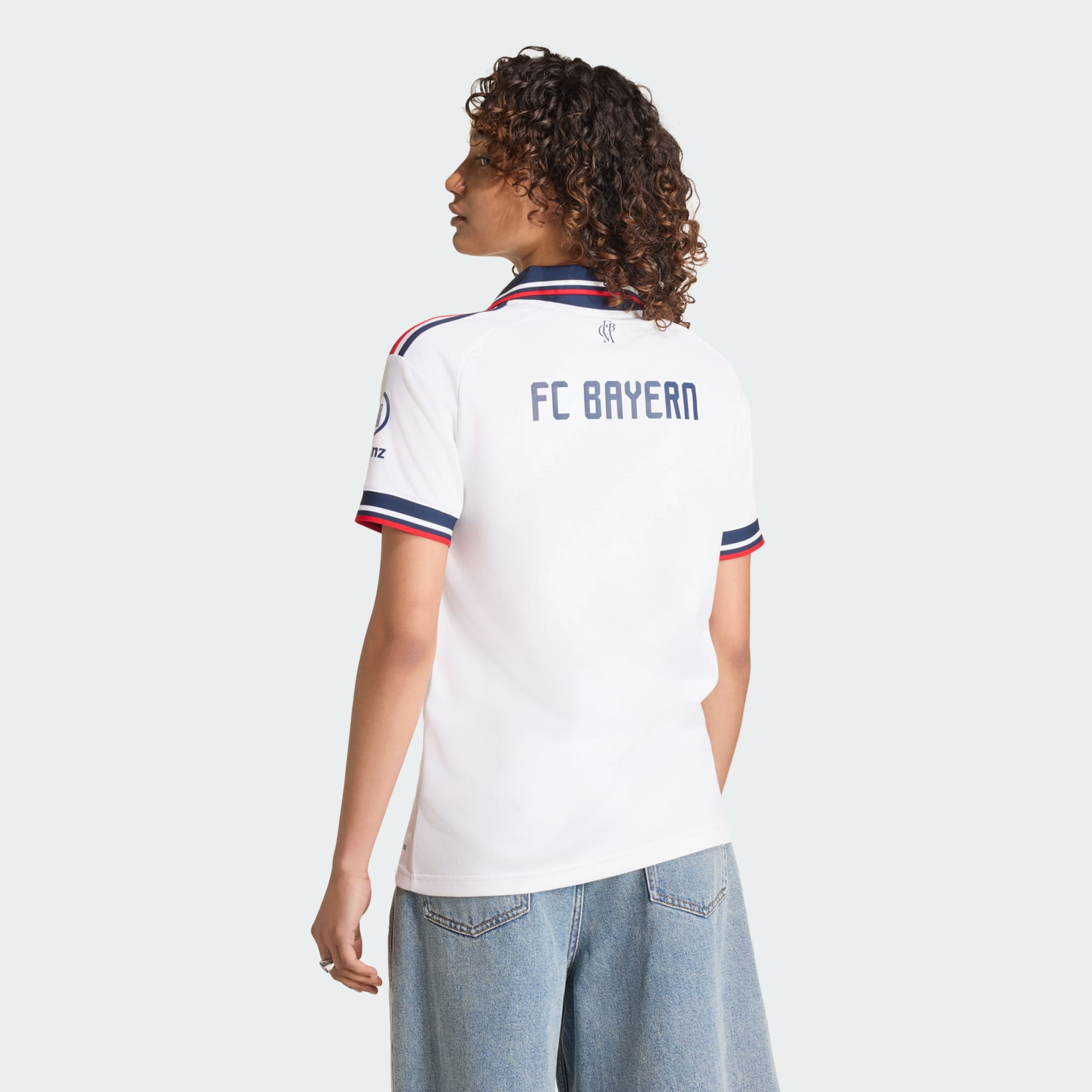 🚩 女生專屬 Adidas Bayern Munich 拜仁慕尼黑 2026-27 作客女裝球迷版球衣 (可加印字) JZ3077