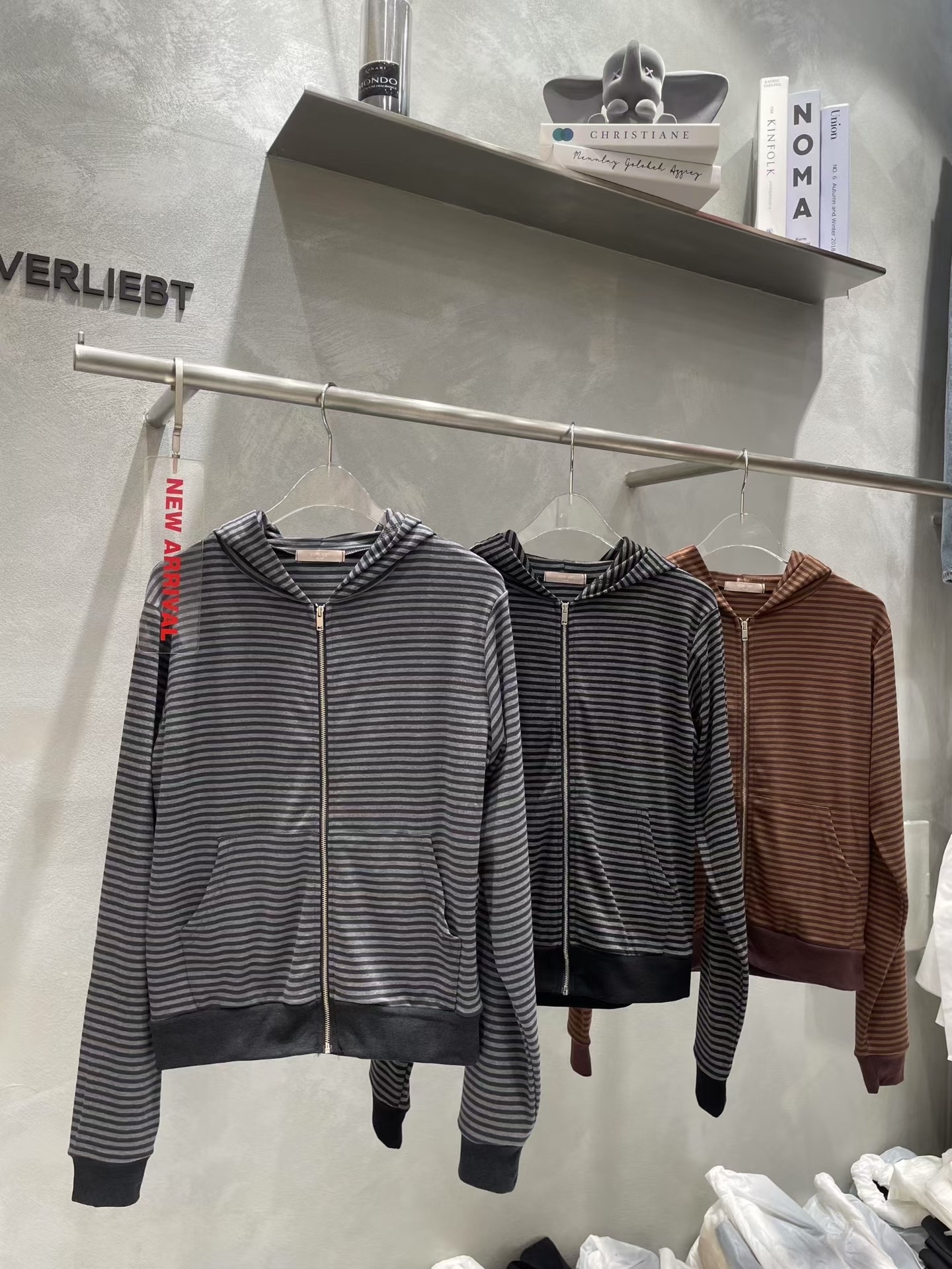 韓國薄羊毛短款間條jacket (質地好！)