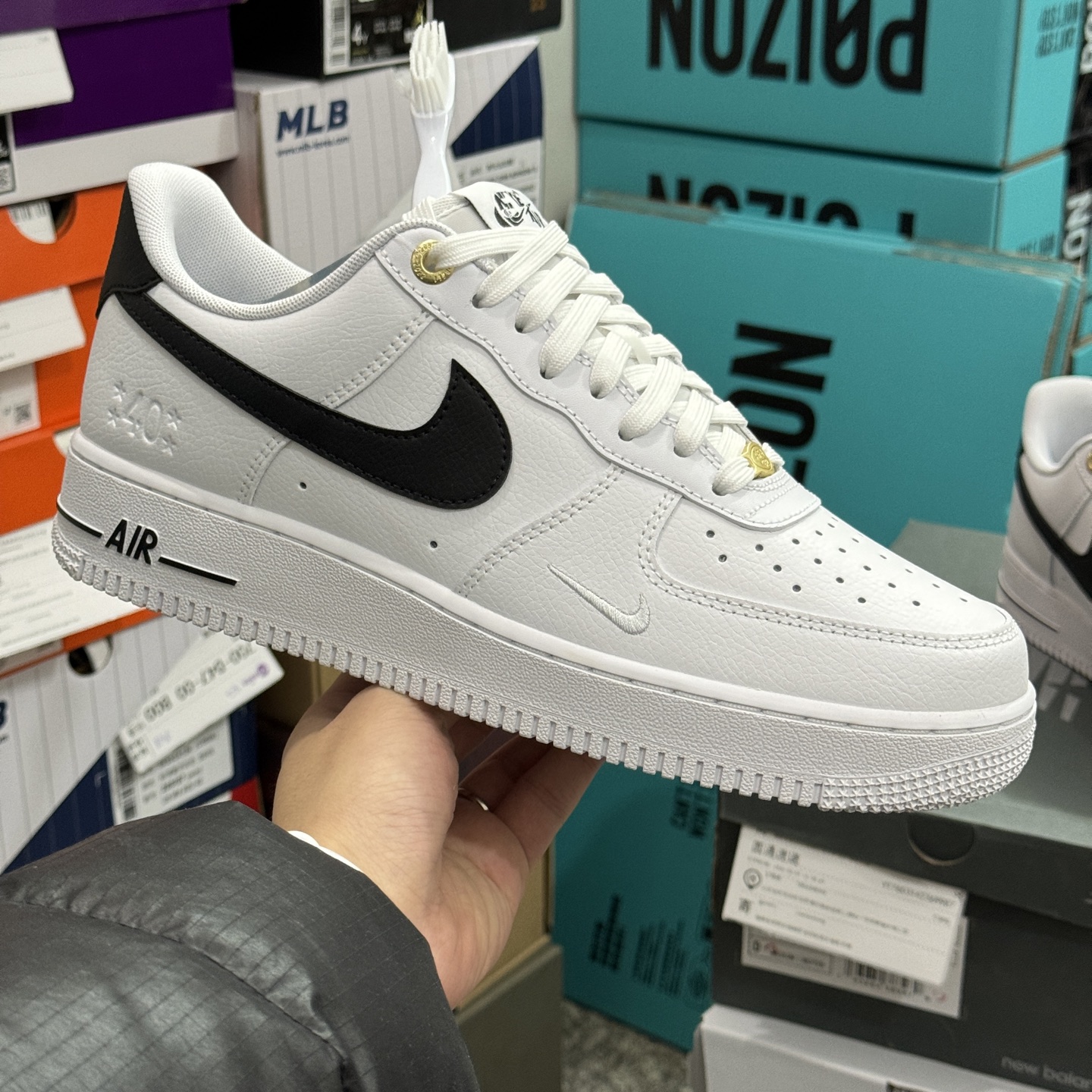 Nike Air Force 1 '07 LV8 "40th Anniversary"  DQ7658-100 