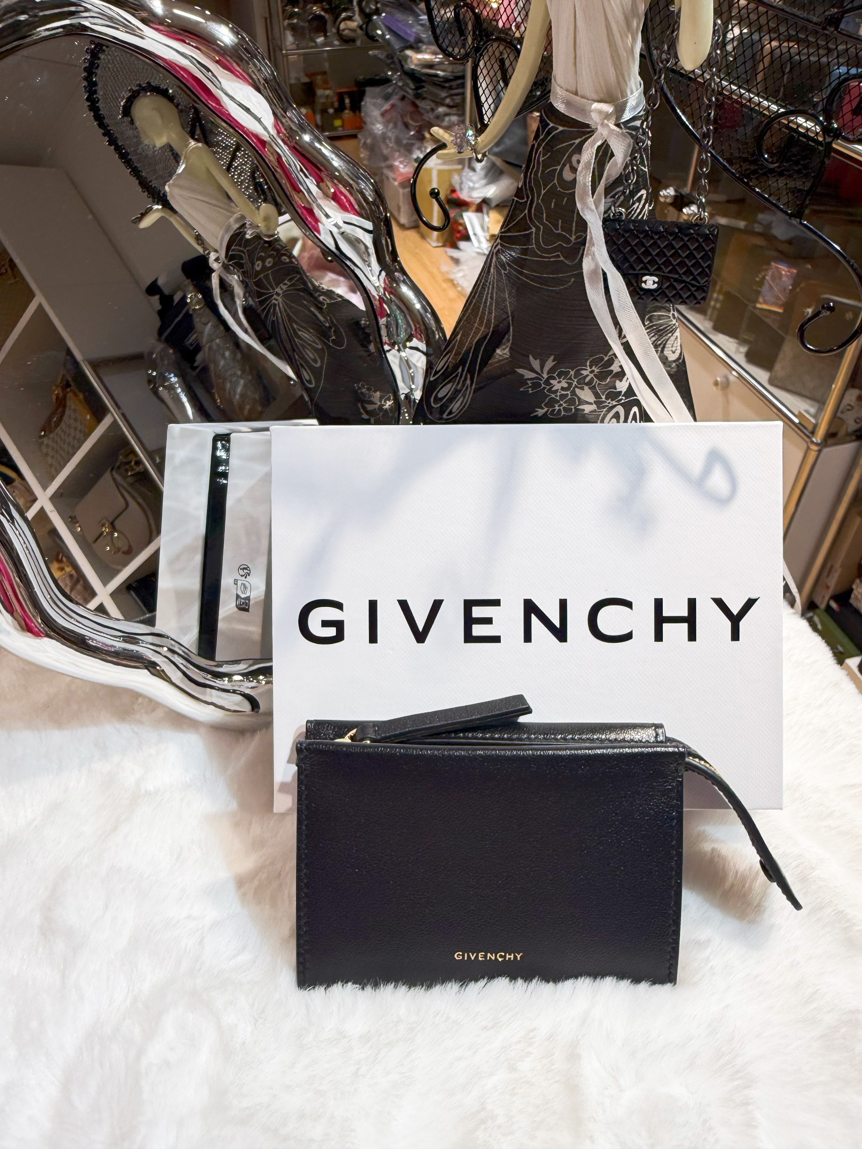 Givenchy zip card holder blk