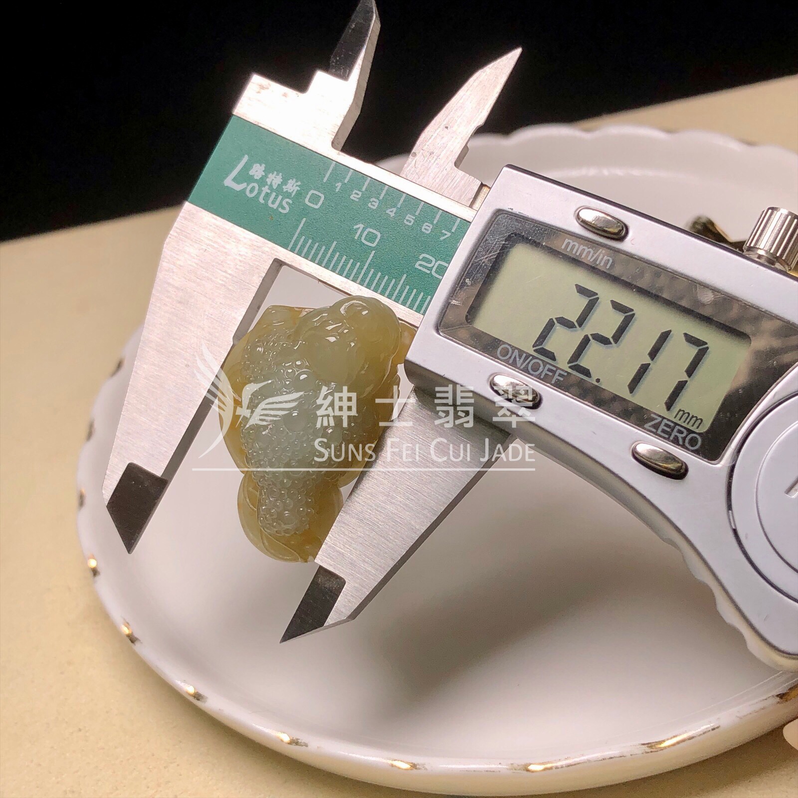 YK00361 翡色金蟾
