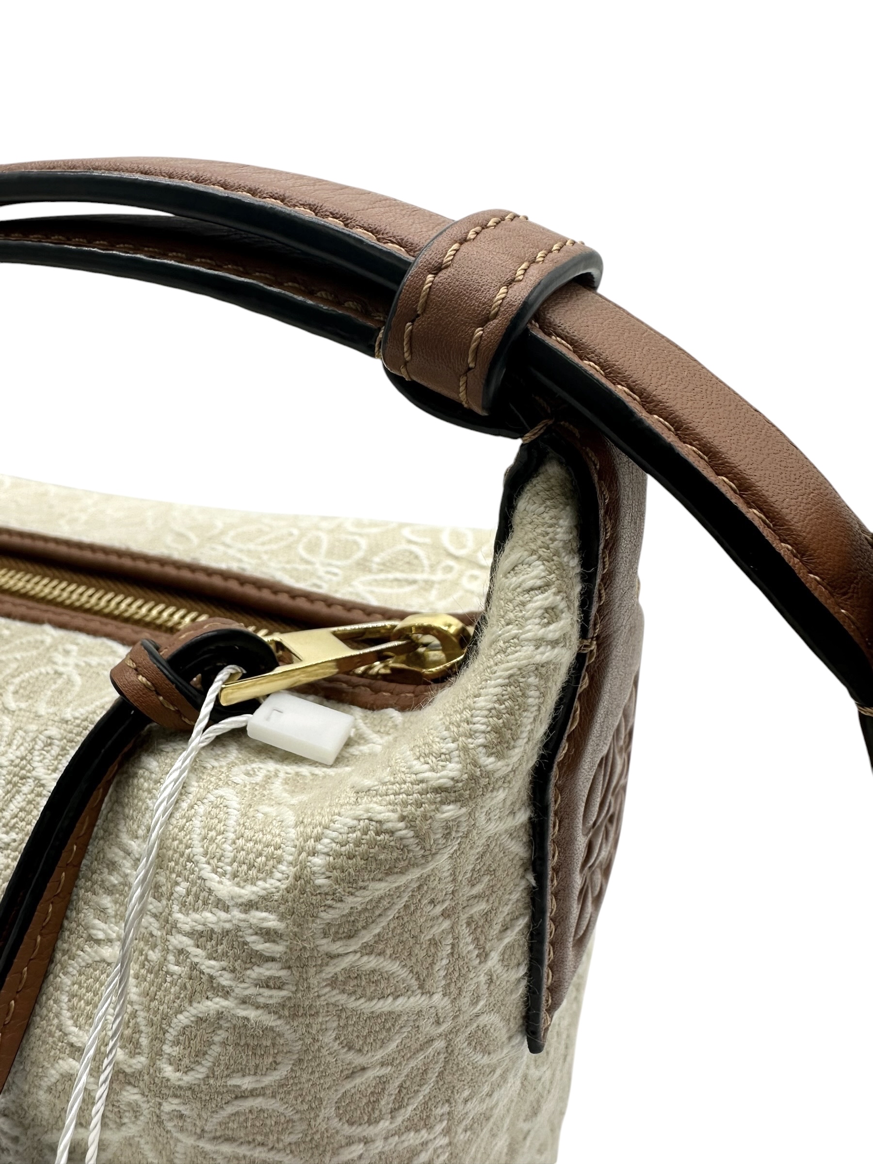 Pre-owned Loewe Cubi Anagram / Product Code: 061918