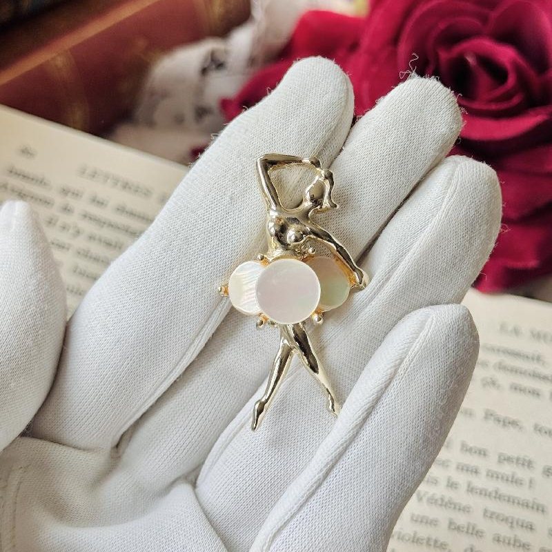 Vintage Dainty Mother of Pearl Ballerina Brooch (MT2364)