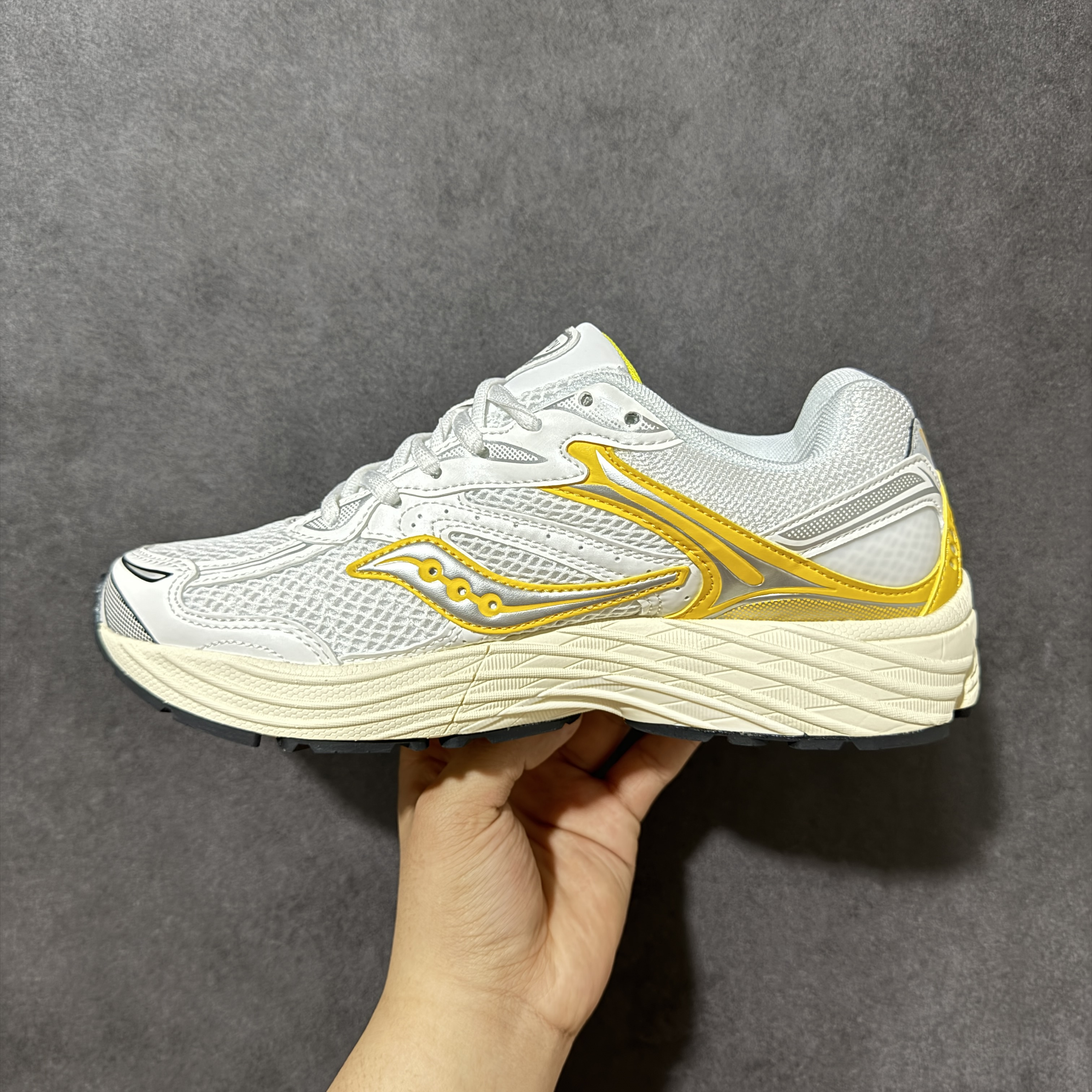 Saucony ProGrid Omni 9 OG