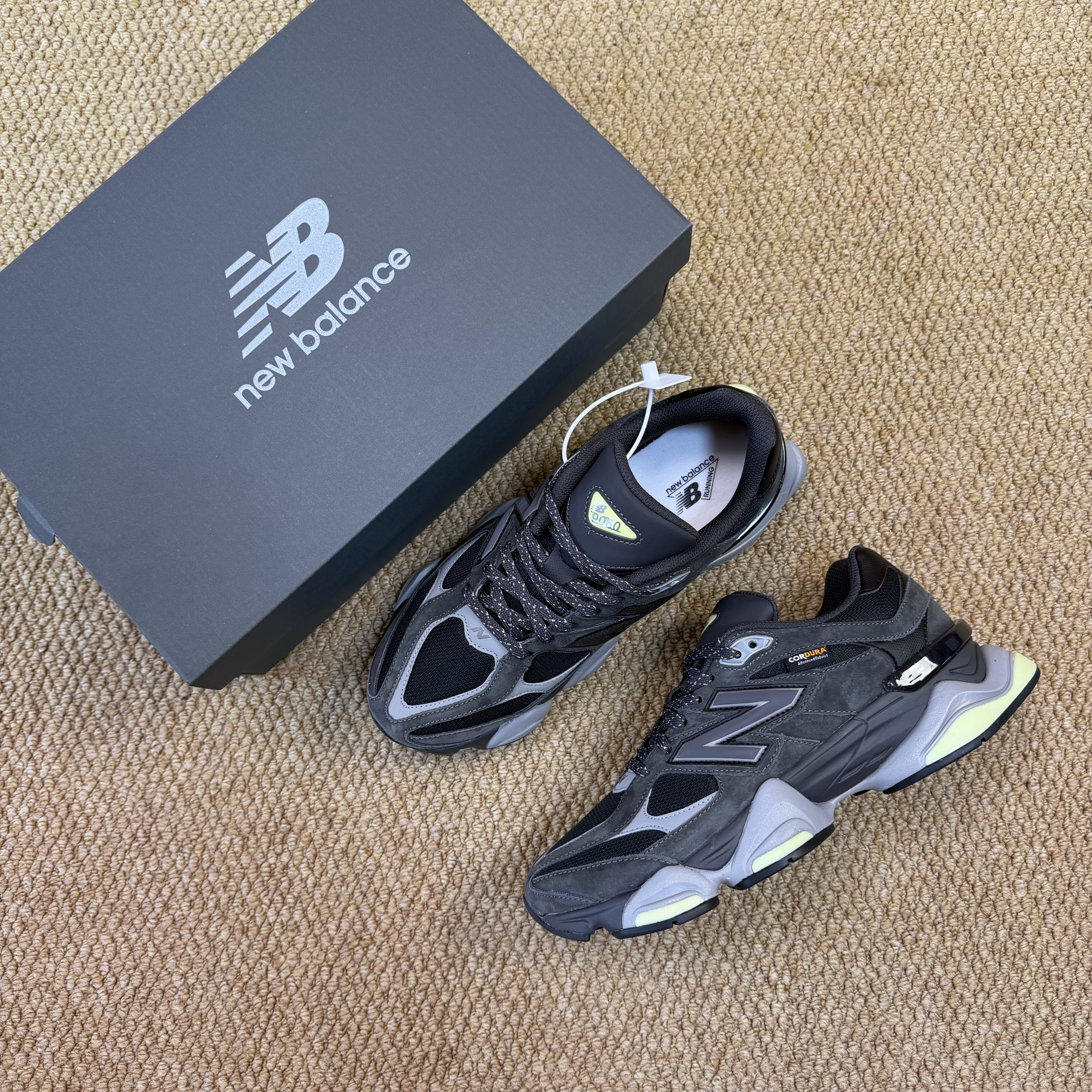 New Balance 9060 U90602P8