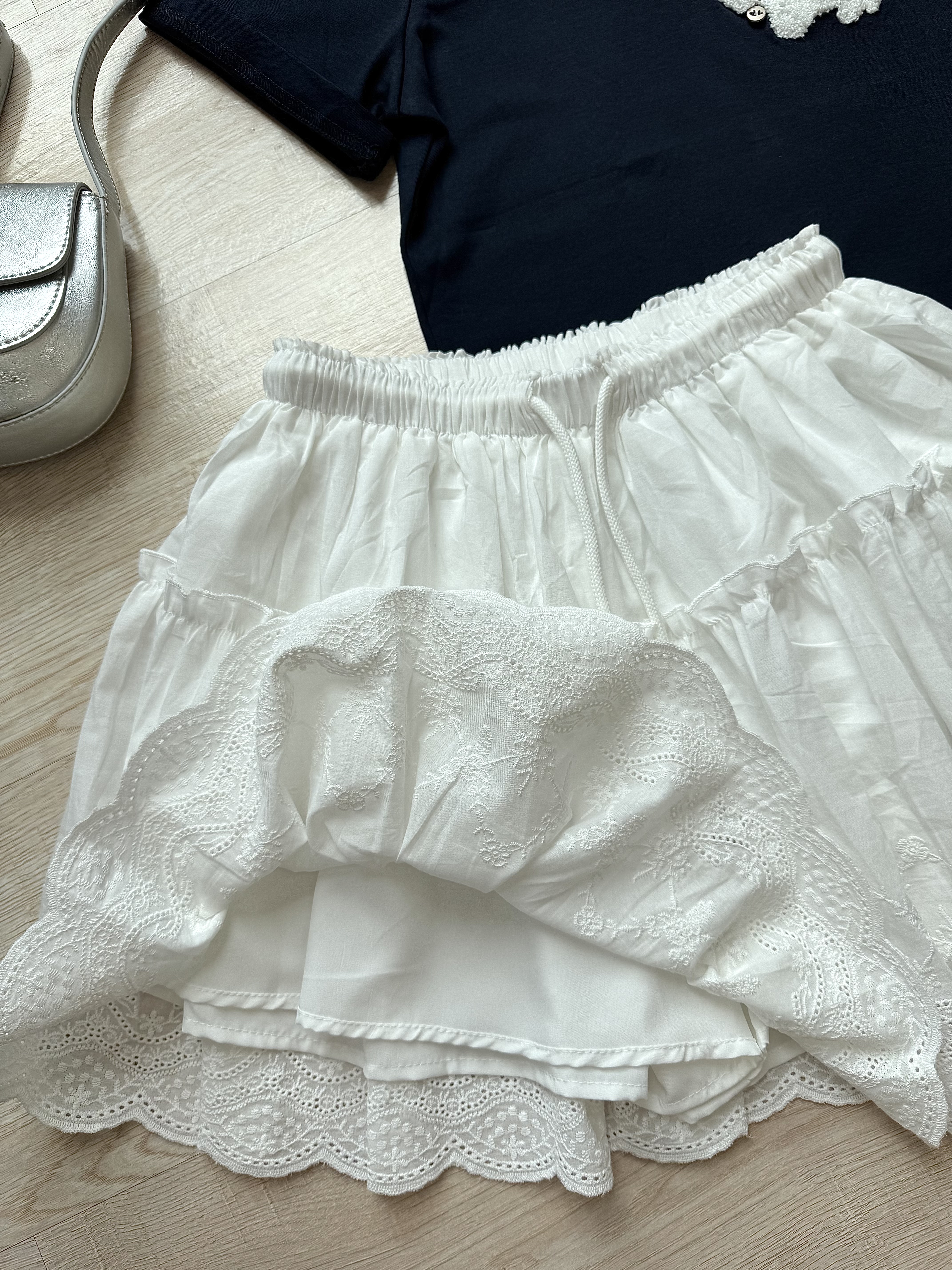 Luna Blossom Embroidery Mini Skirt “ 花漾白月光” 韩系镂空花边刺绣抽绳短裙 ( 1 Colour )