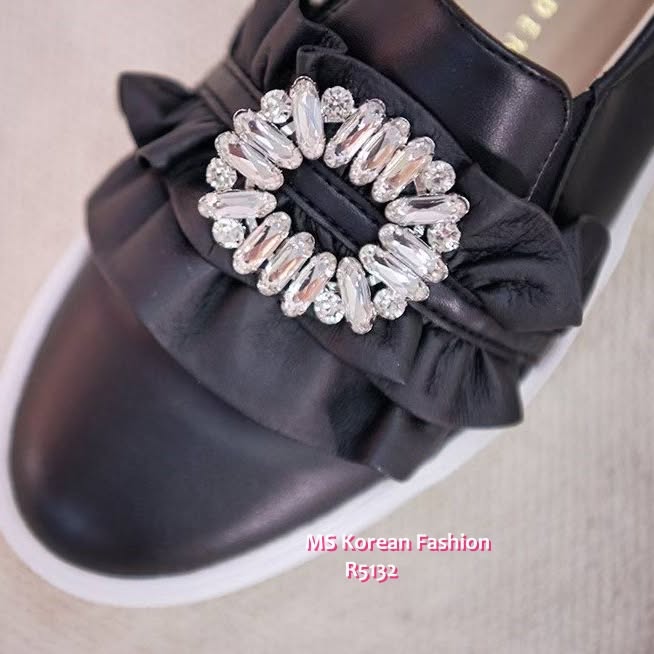 R5132 韓國🇰🇷閃石扣ruffle slipon