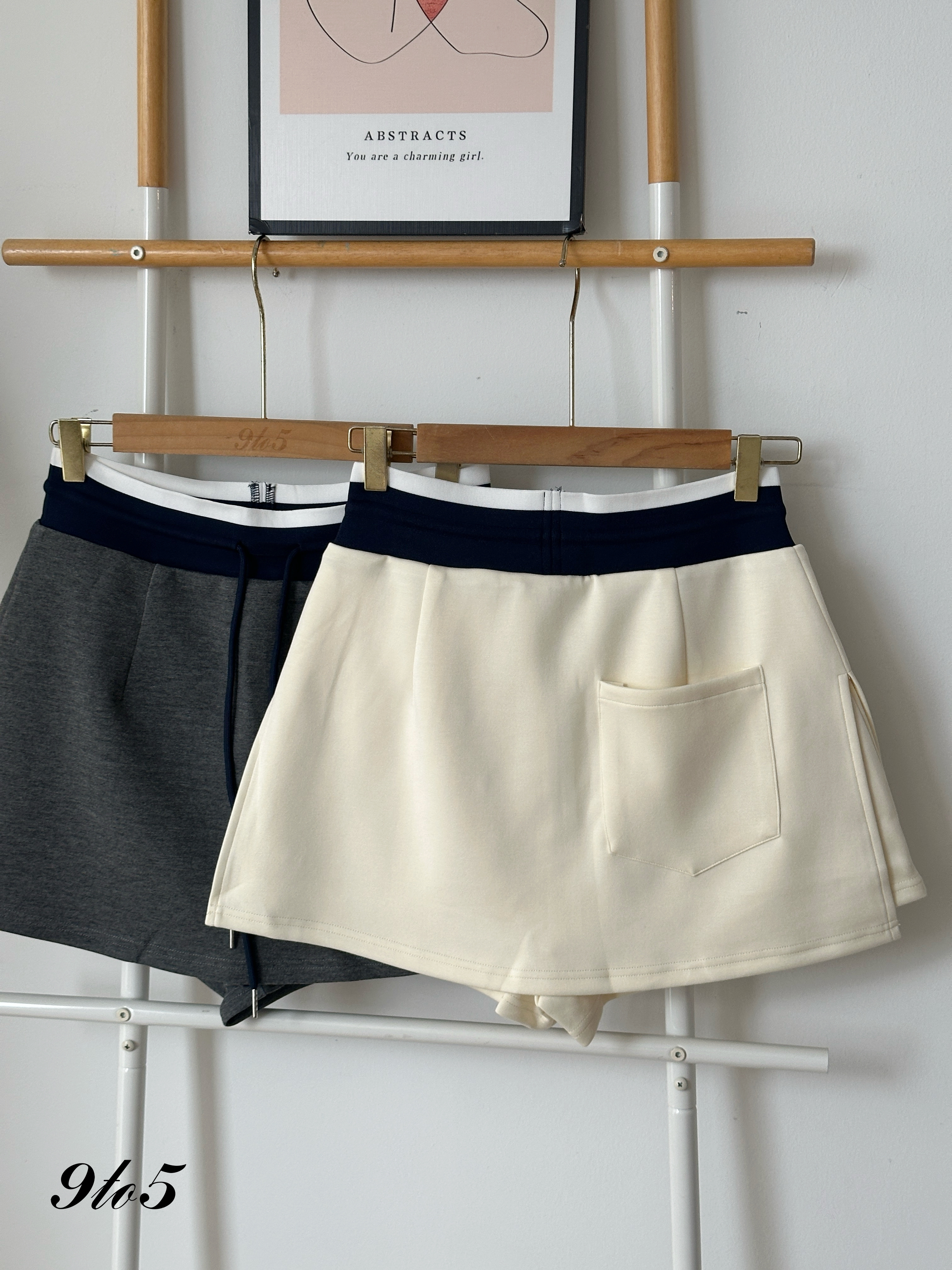 S1894 A Line Short Skort - Cream & Grey