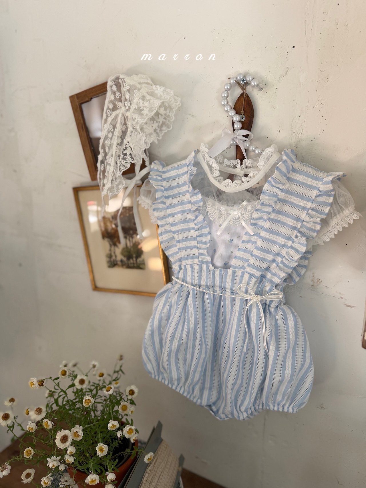 ☀️預訂 韓國直送☀️🇰🇷Marron兩色蕾絲提花荷葉邊吊帶包屁衣