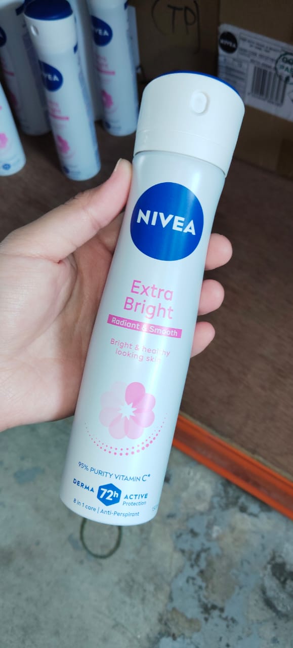 Nivea Women Deodorant Spray 150ml - Extra Brightening