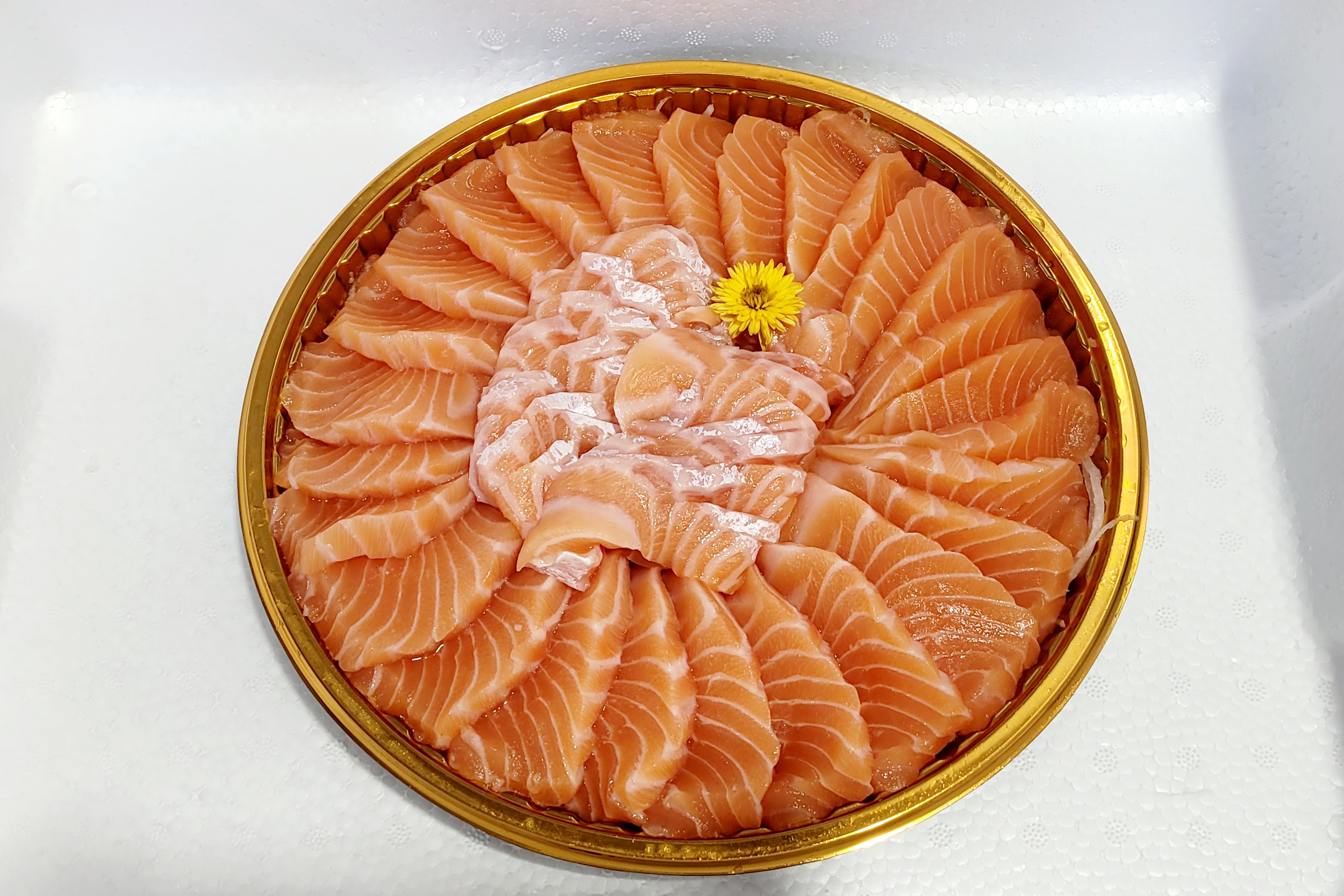 🇳🇴 冰鮮挪威三文魚🐟🍣 約 4.5磅/邊 有皮 加工切片 附送芥末及日本豉油