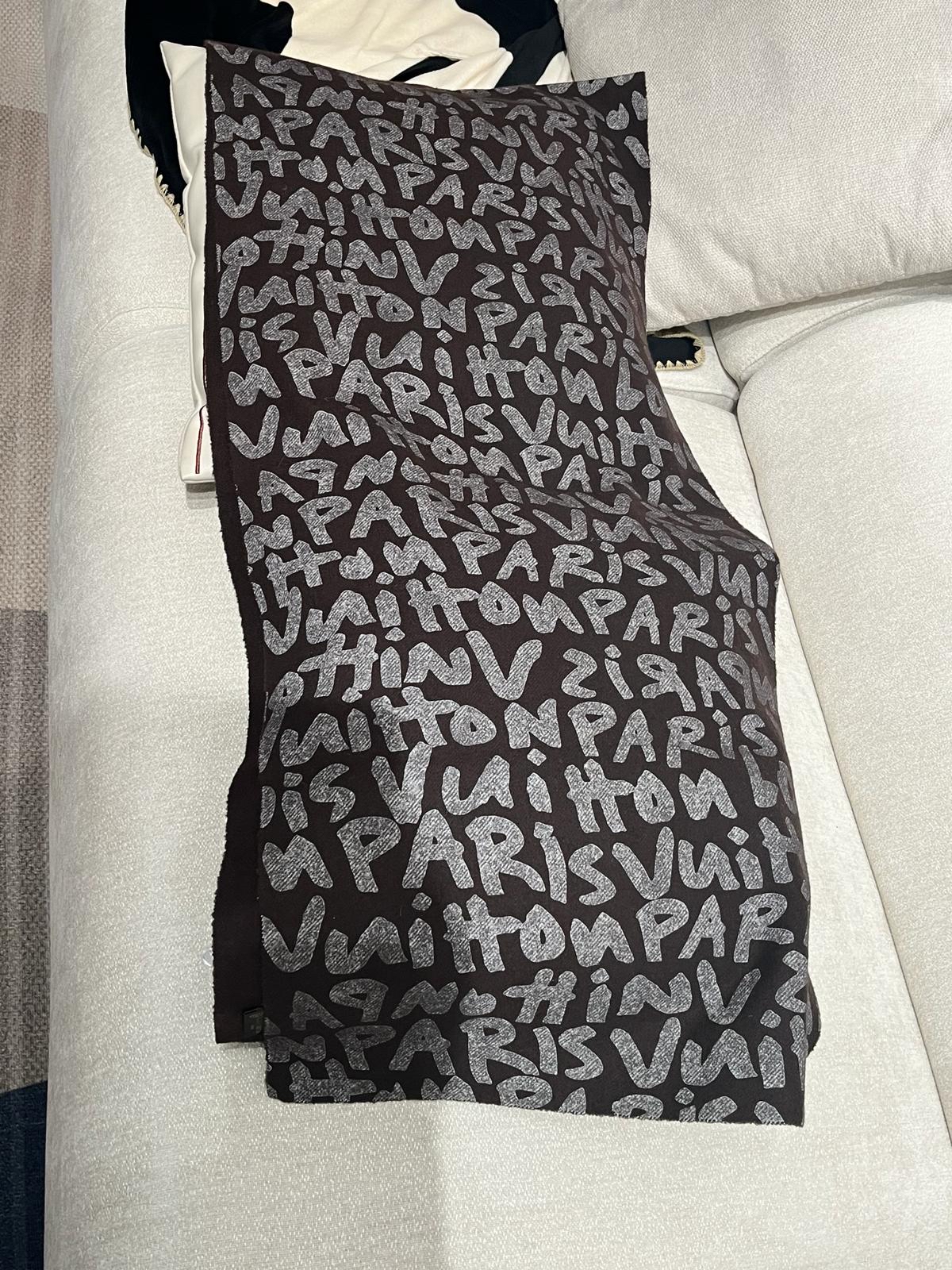 LV Scarf 羊毛頸巾 100%Authentic, 98%New ✅Box
