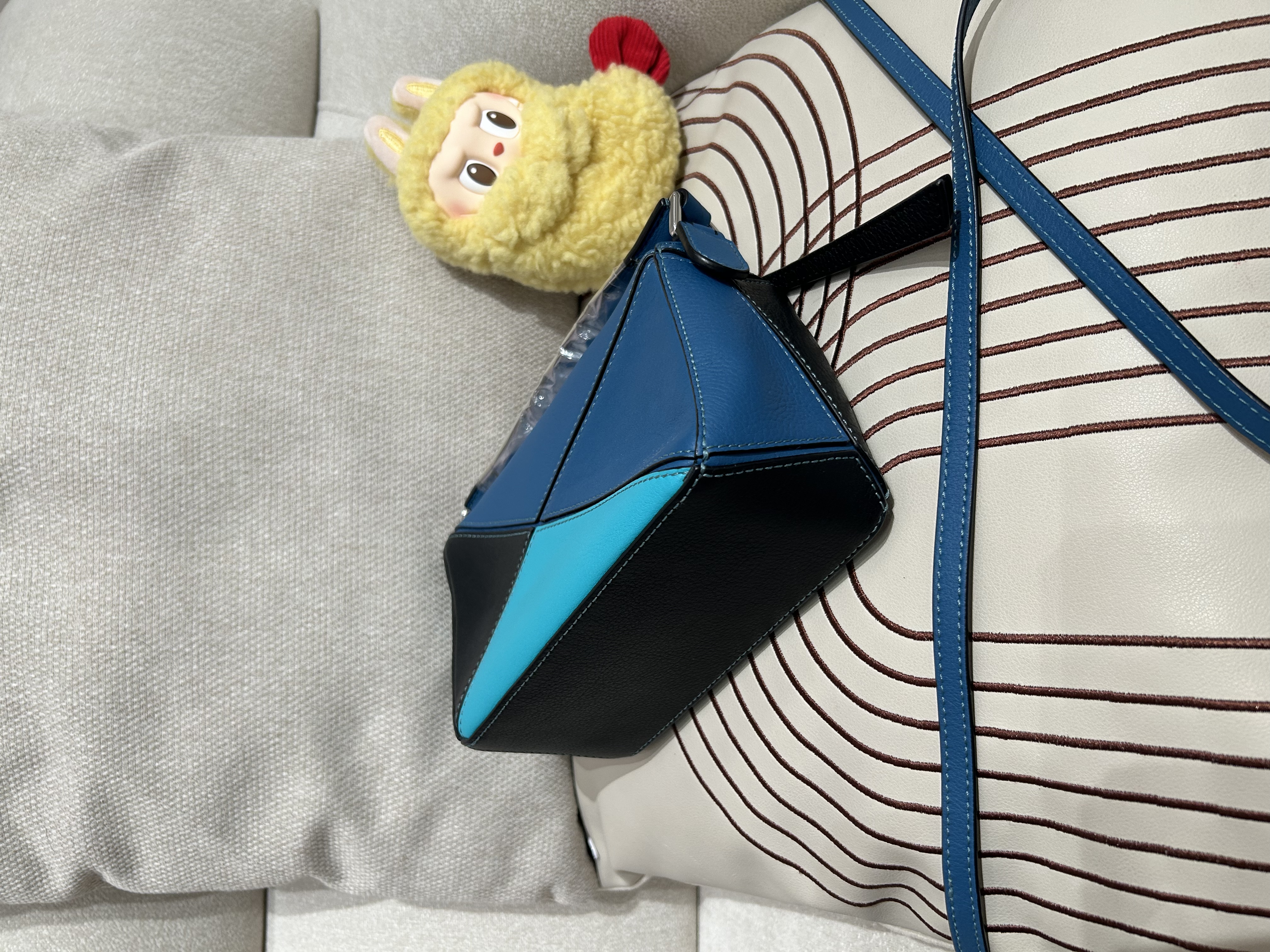 Loewe mini puzzle calfskin  100%Authentic,98%new ✅tap booklet✅dust bag 