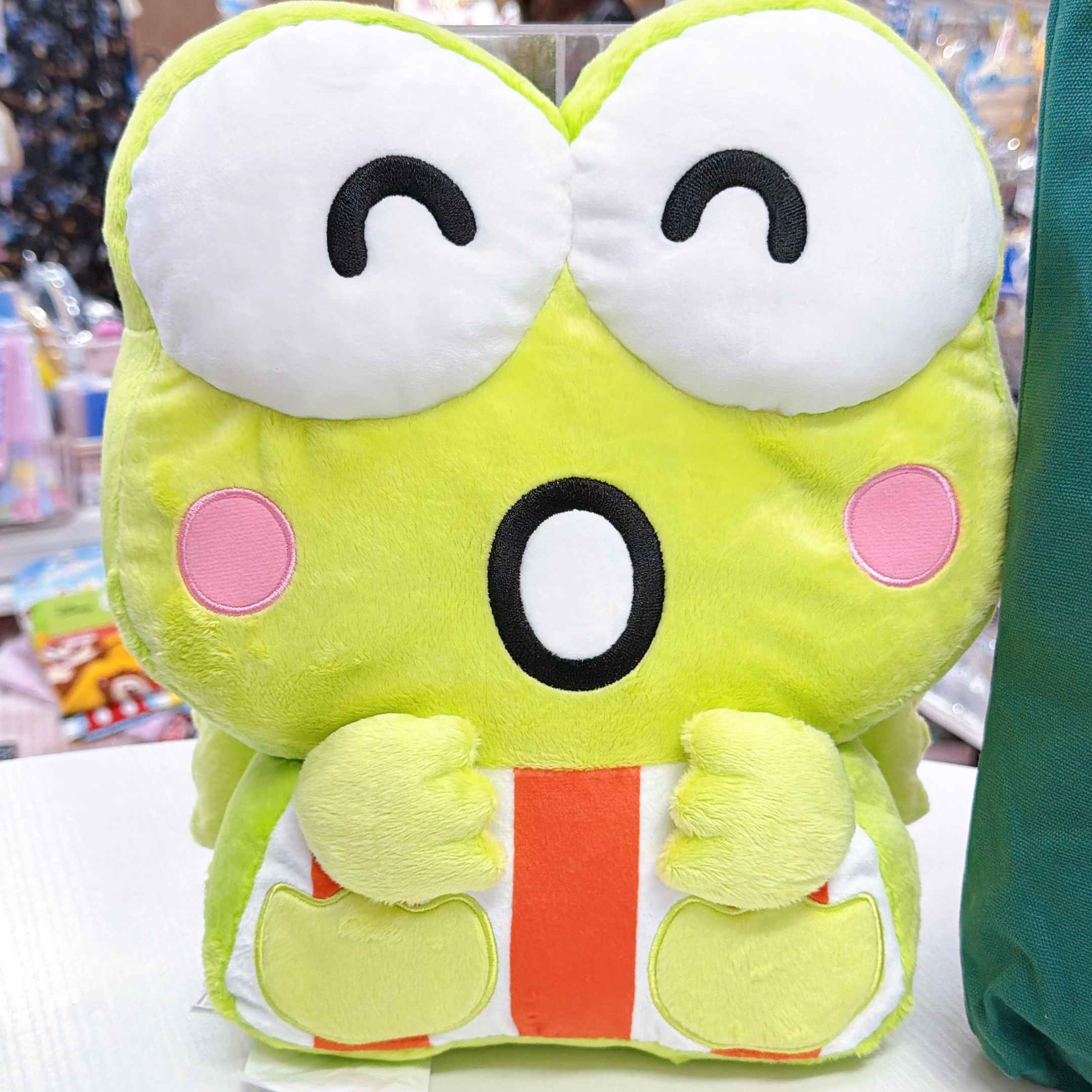 日本直送青蛙仔生日系列多款產品化妝袋公仔眼鏡盒側孭袋等等