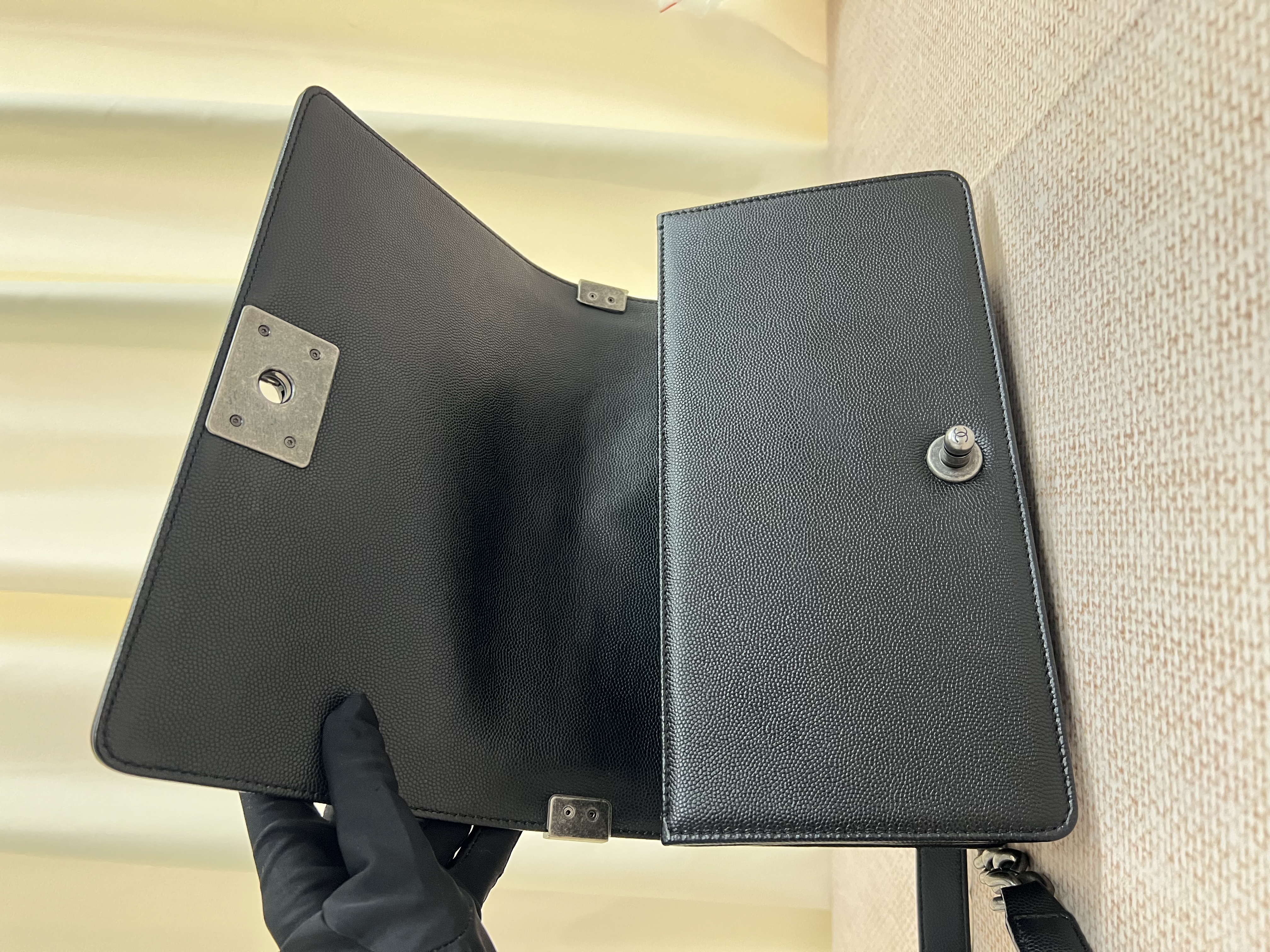 Pre-owned Chanel V-Stitch Boy Bag/ Product Code: 26022606