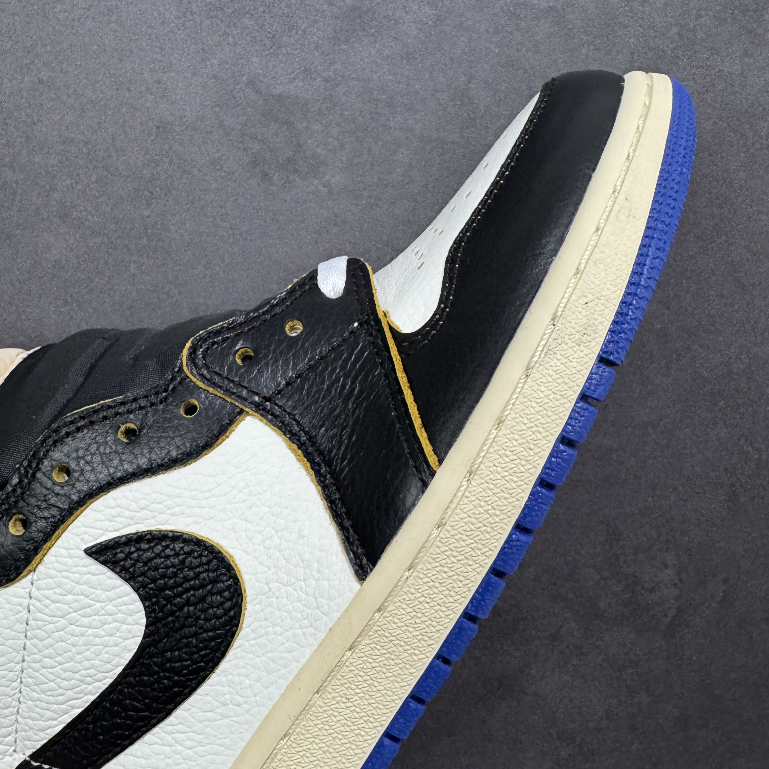 Nike Air Jordan 1 Retro High OG CU4111-400