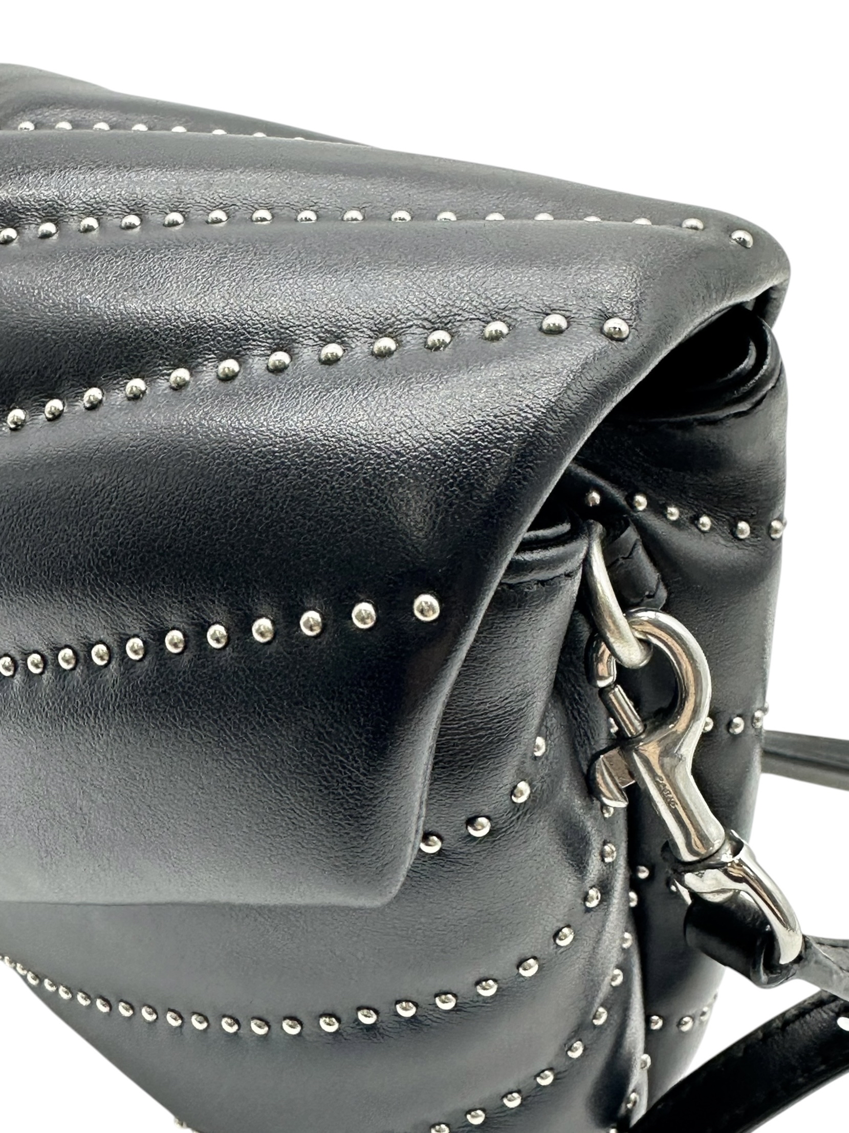 Pre-owned YSL Toy Loulou Studded bag / Product Code: 061906